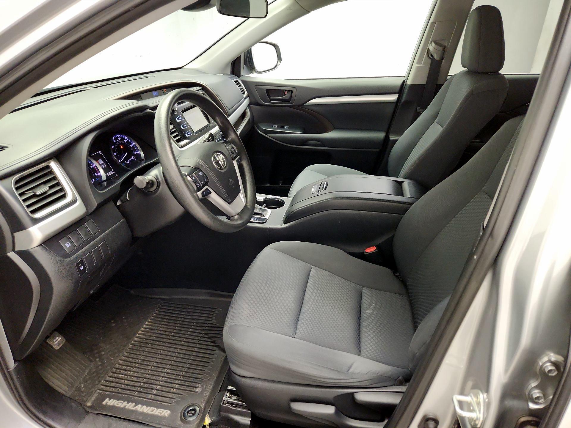 Thumbnail: 2019 Toyota Highlander - 11