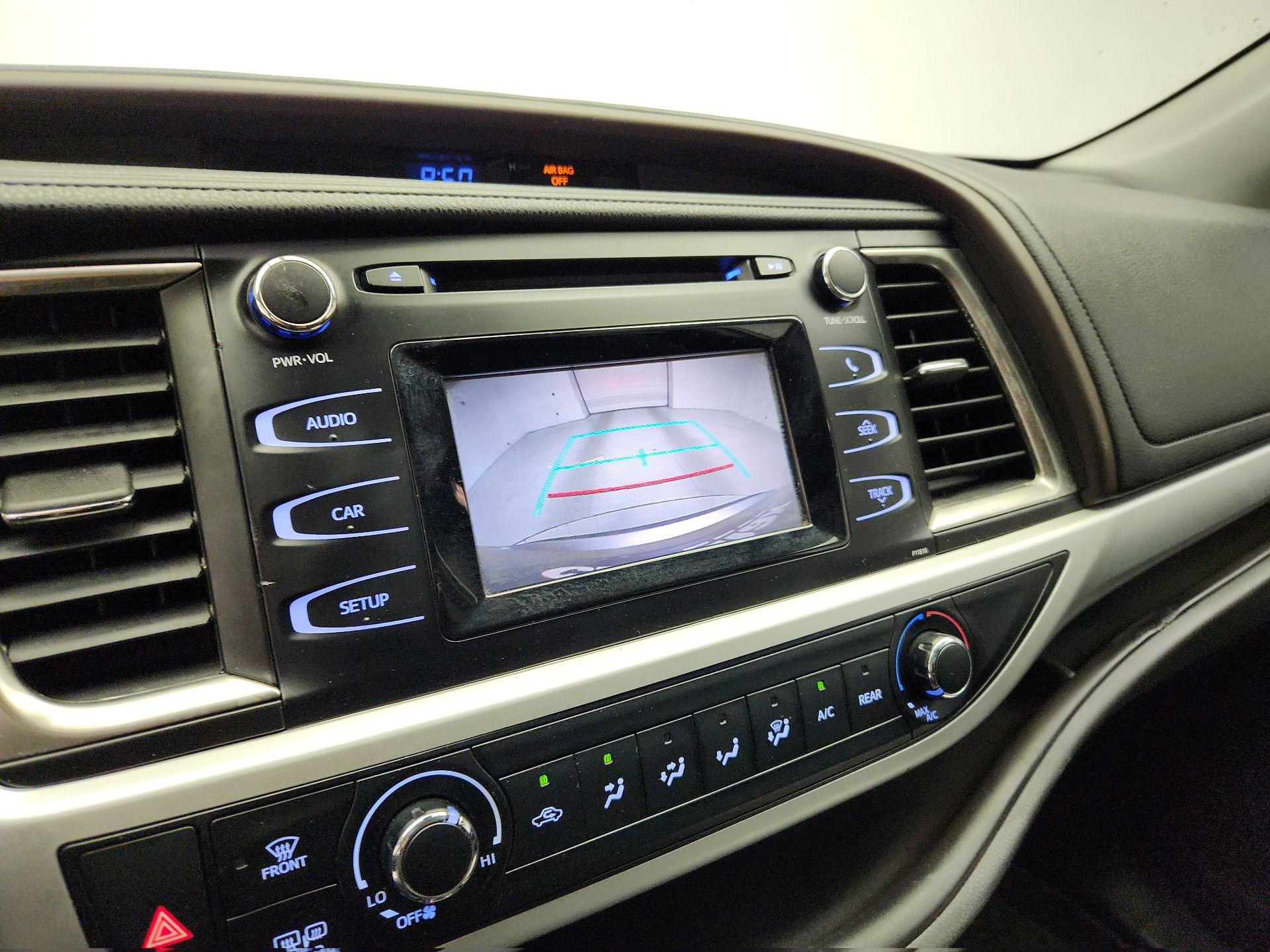 Thumbnail: 2019 Toyota Highlander - 14