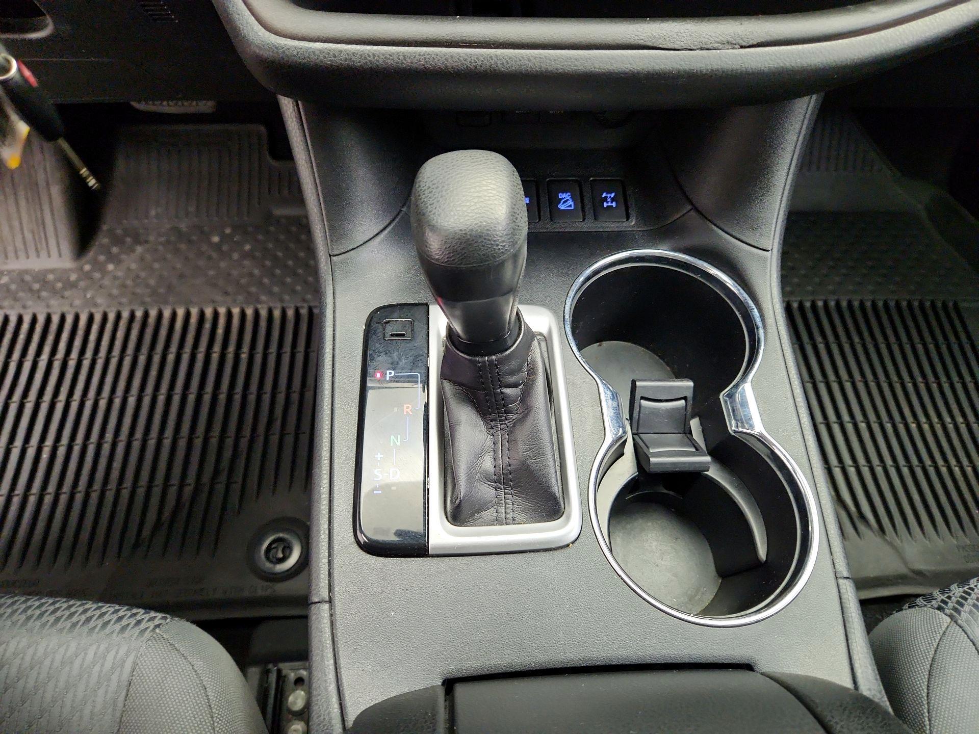 Thumbnail: 2019 Toyota Highlander - 17