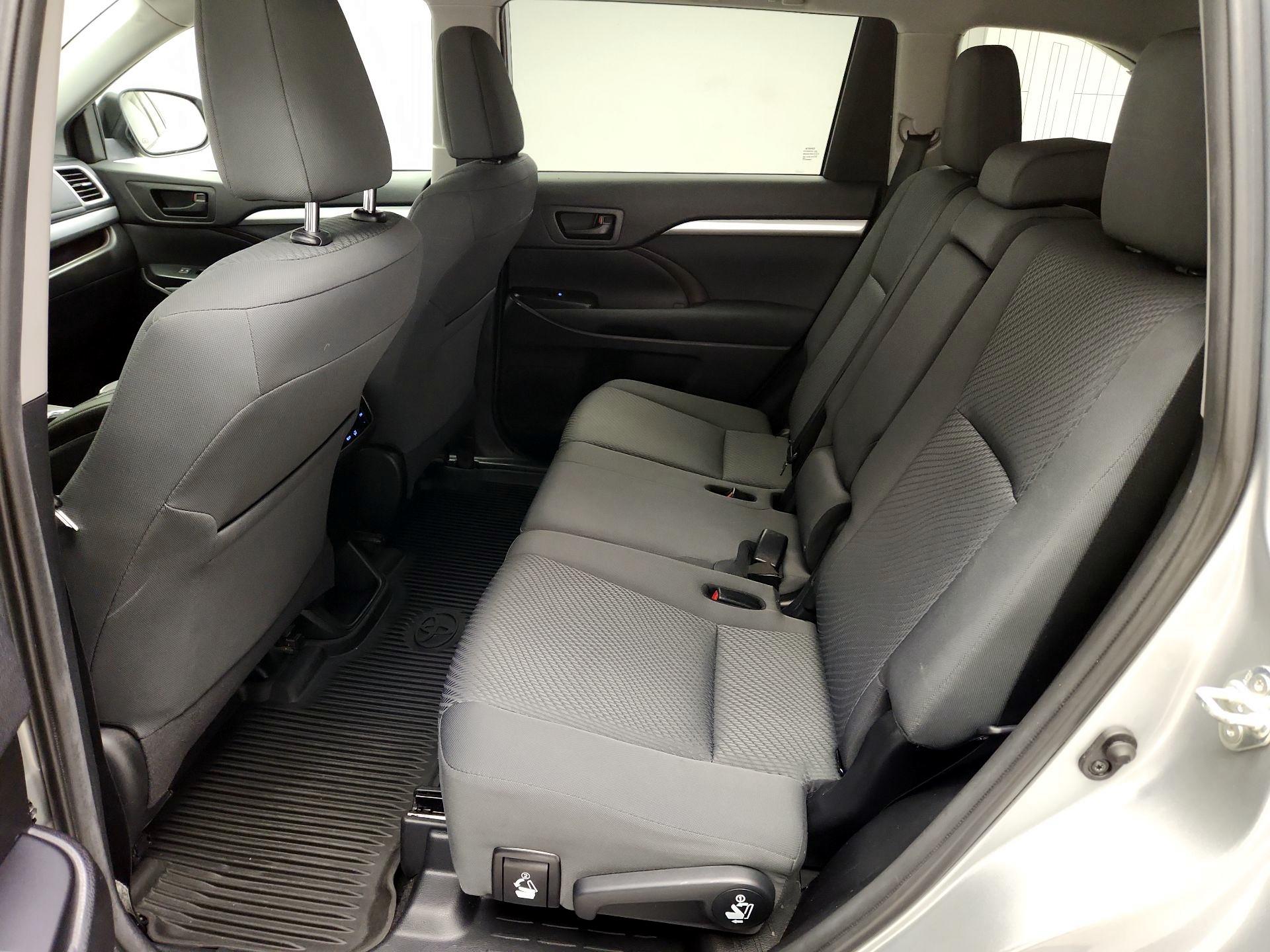 Thumbnail: 2019 Toyota Highlander - 19