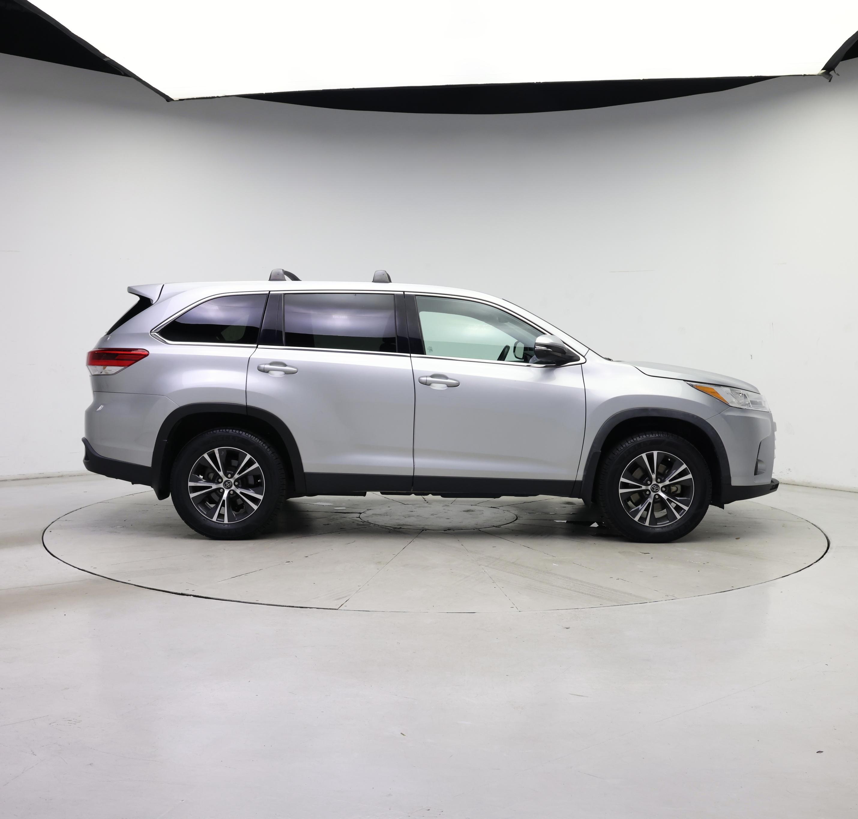 Thumbnail: 2019 Toyota Highlander - 7