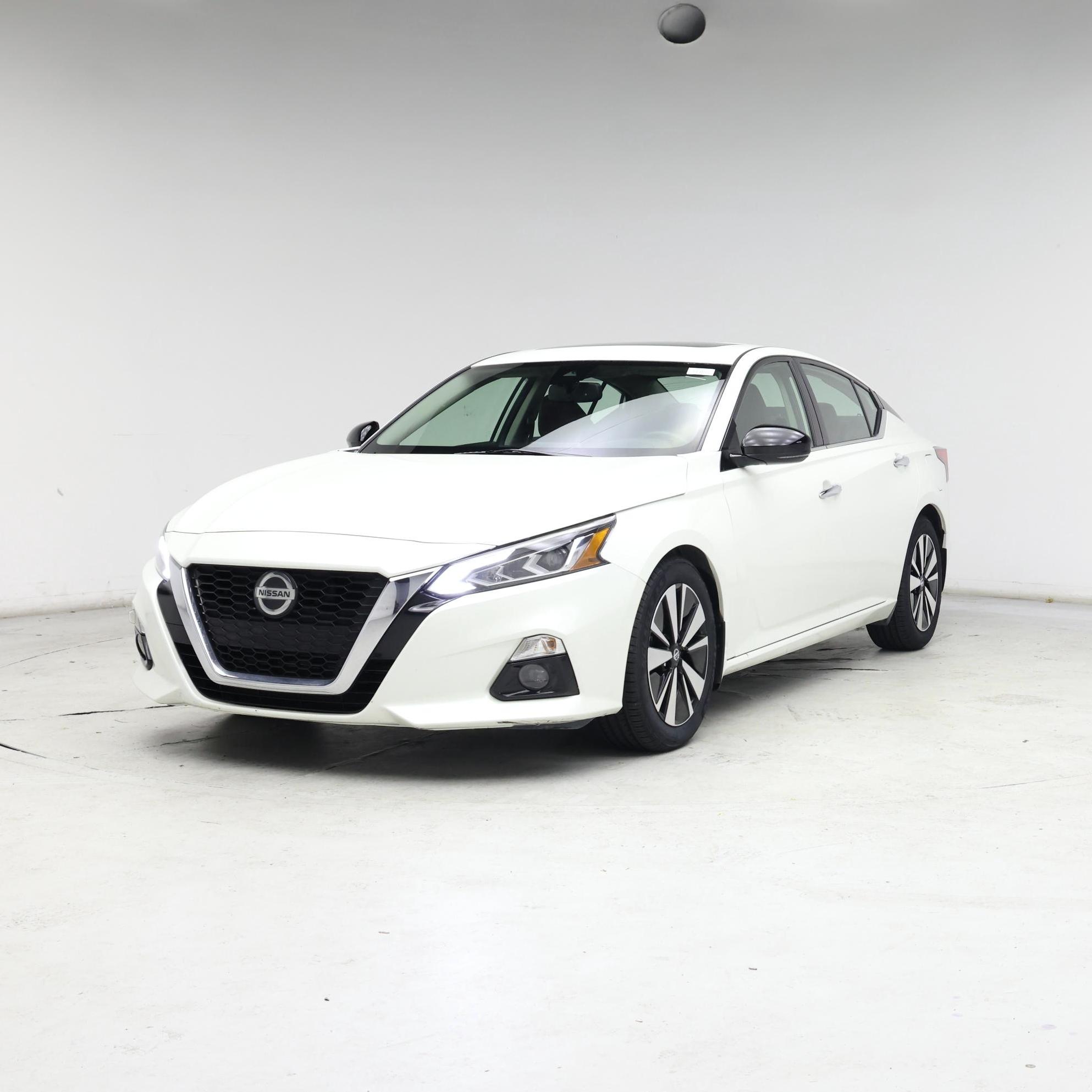 Thumbnail: 2020 Nissan Altima - 4