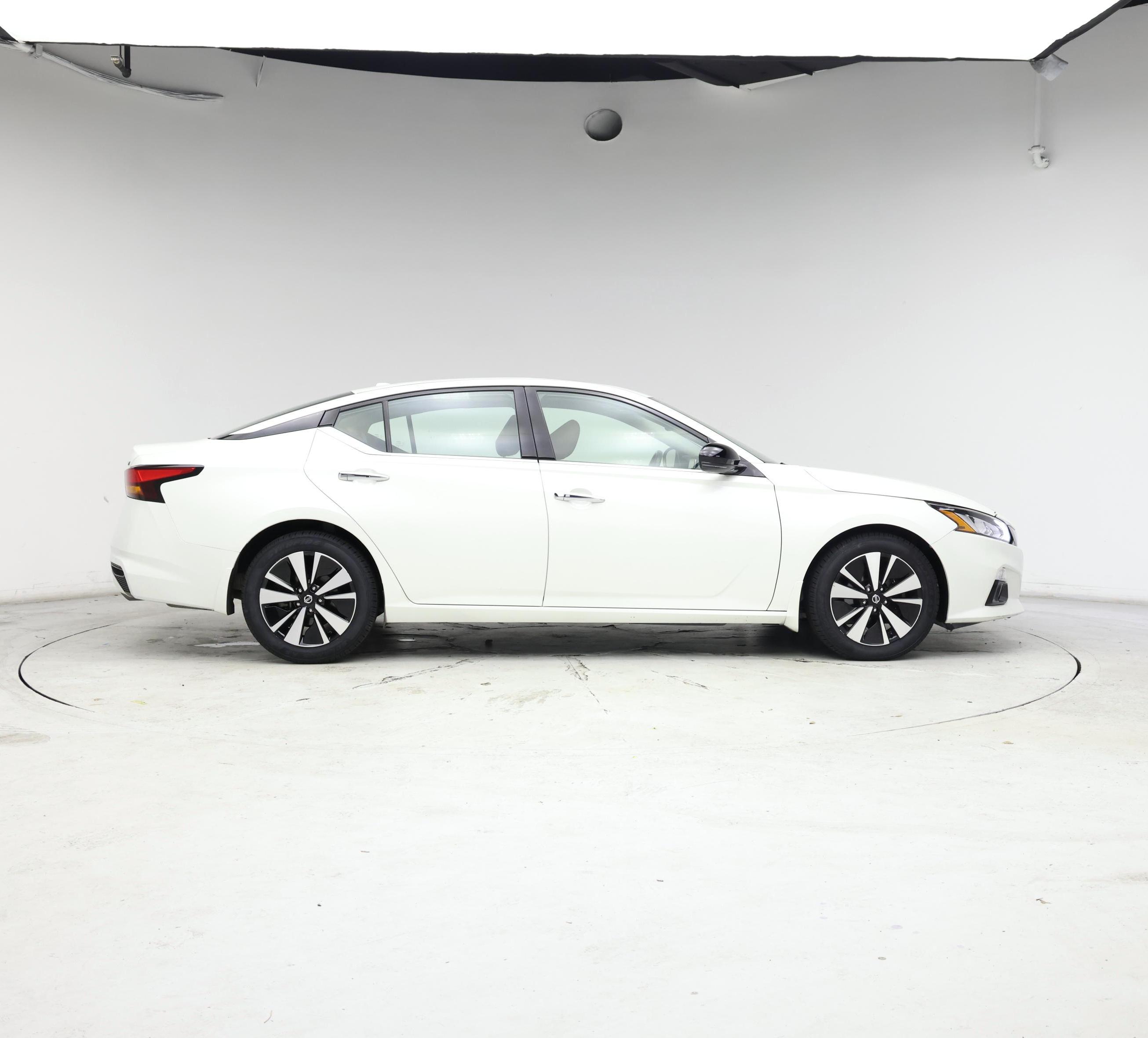 Thumbnail: 2020 Nissan Altima - 7