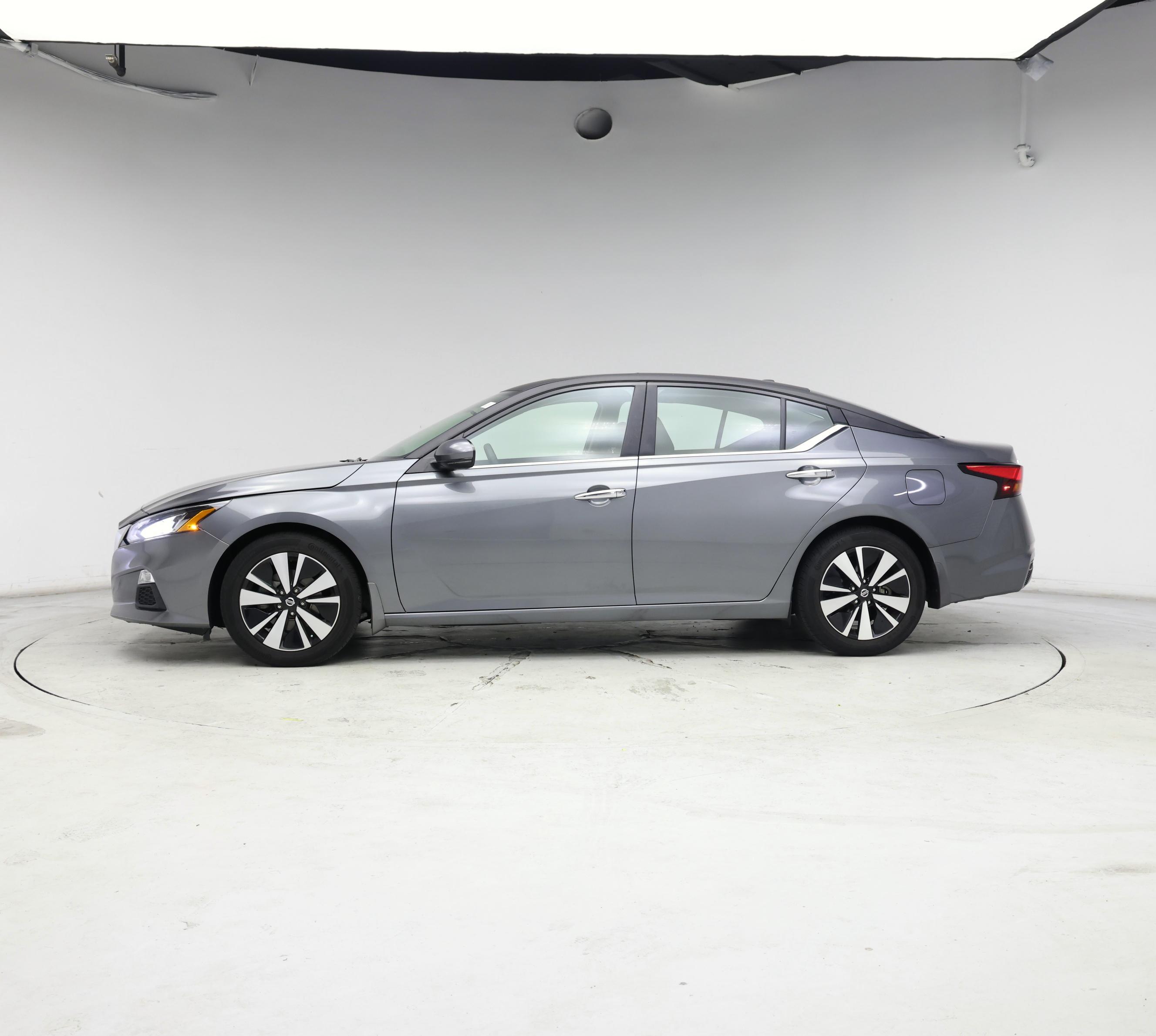 Thumbnail: 2021 Nissan Altima - 3