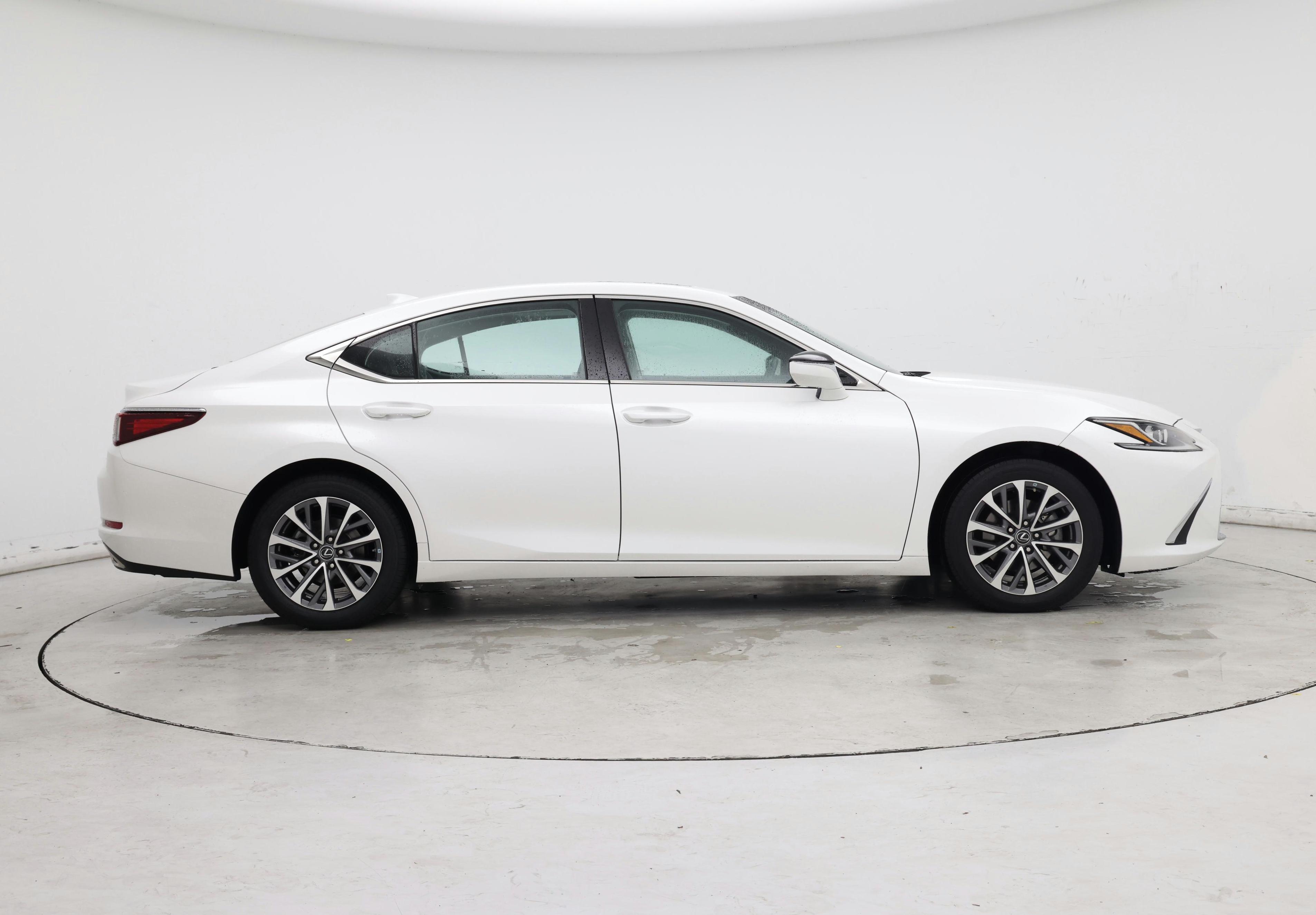 Thumbnail: 2023 Lexus ES - 7