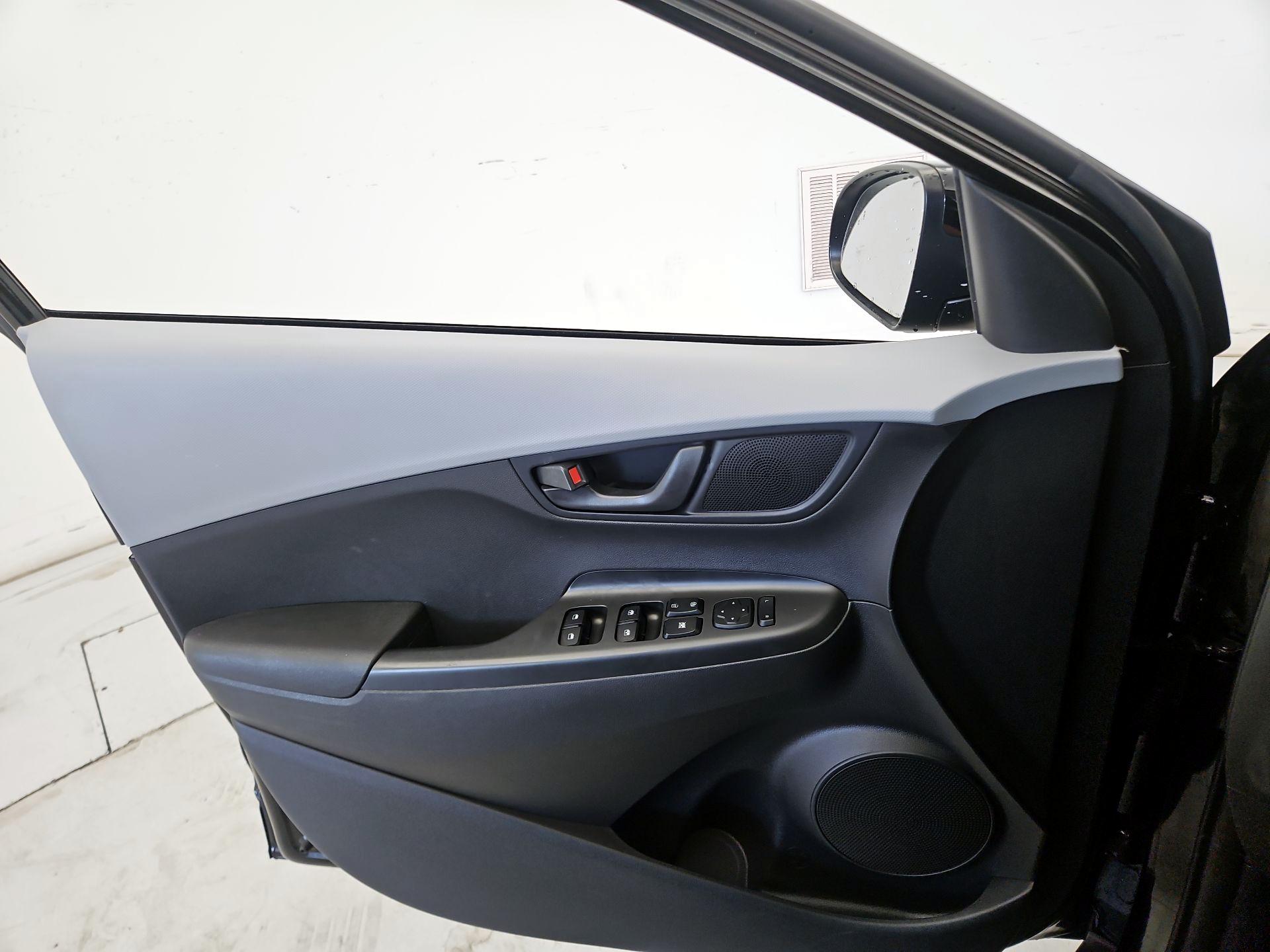 Thumbnail: 2021 Hyundai Kona - 12