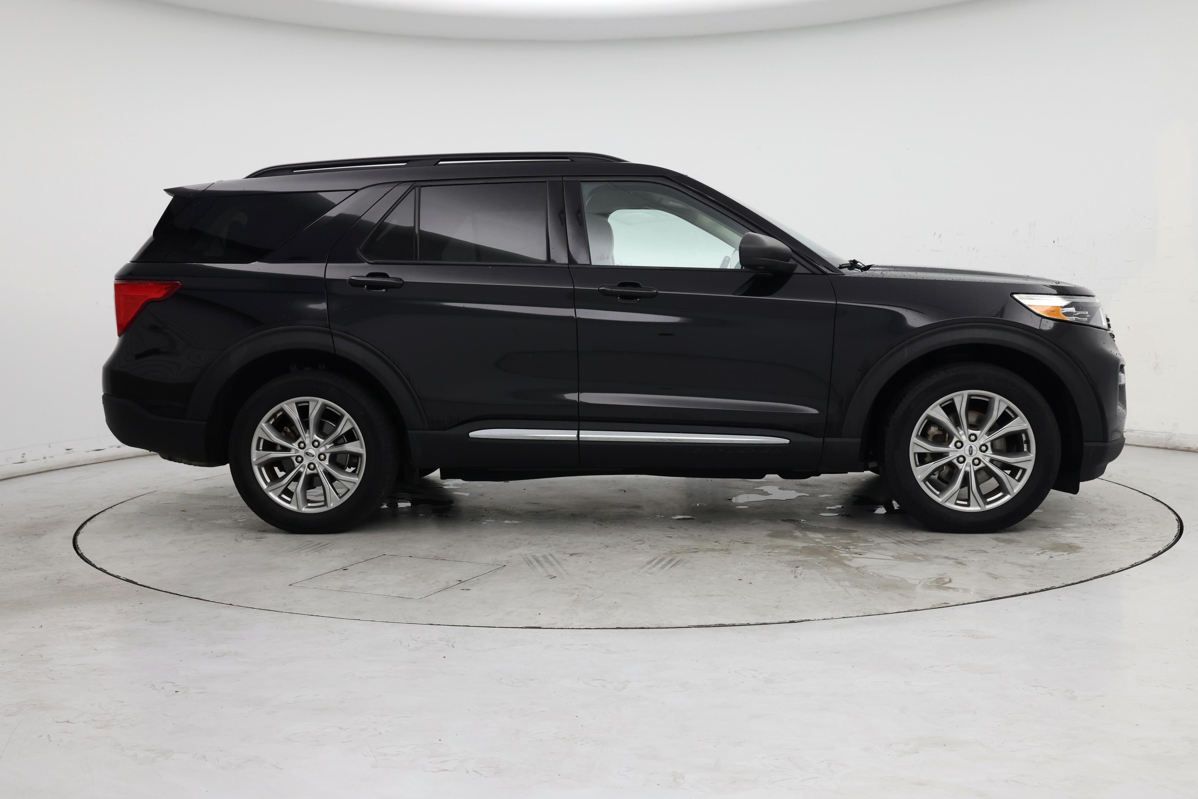 Thumbnail: 2021 Ford Explorer - 7