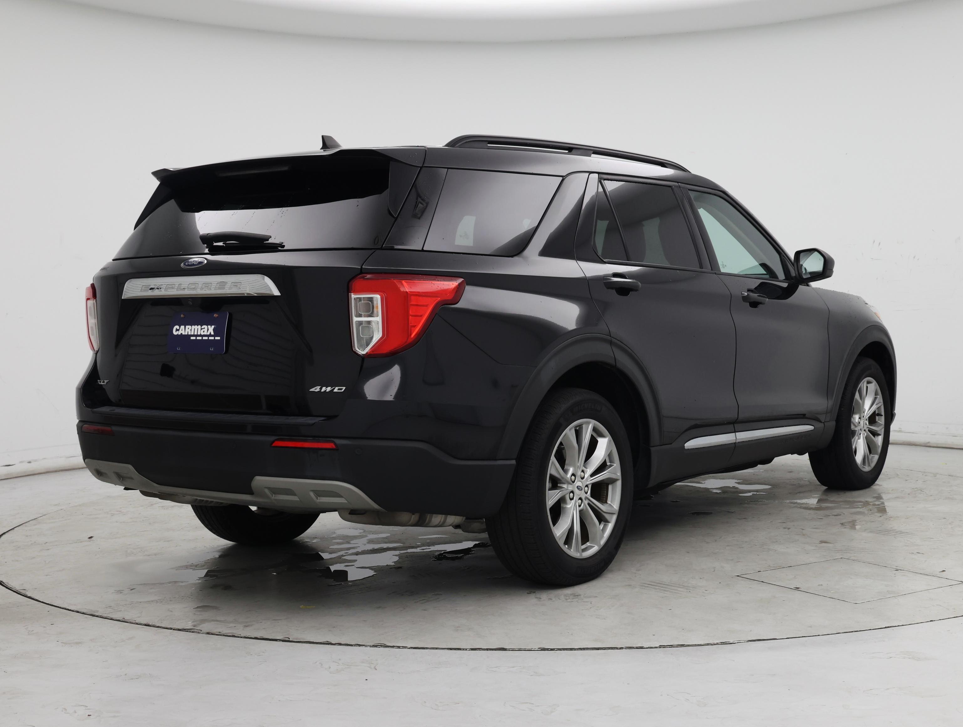 Thumbnail: 2021 Ford Explorer - 8