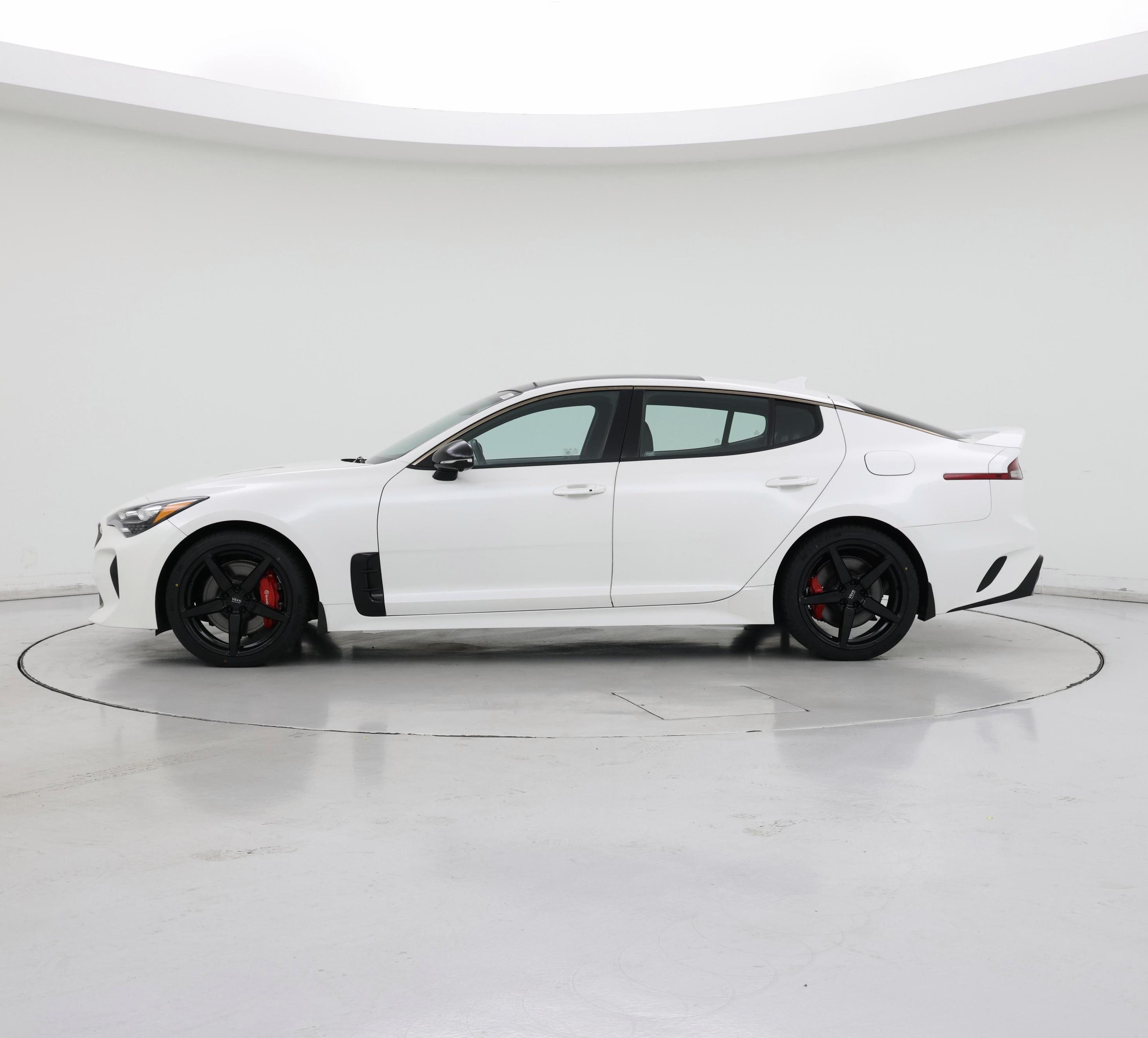 Thumbnail: 2022 Kia Stinger - 3