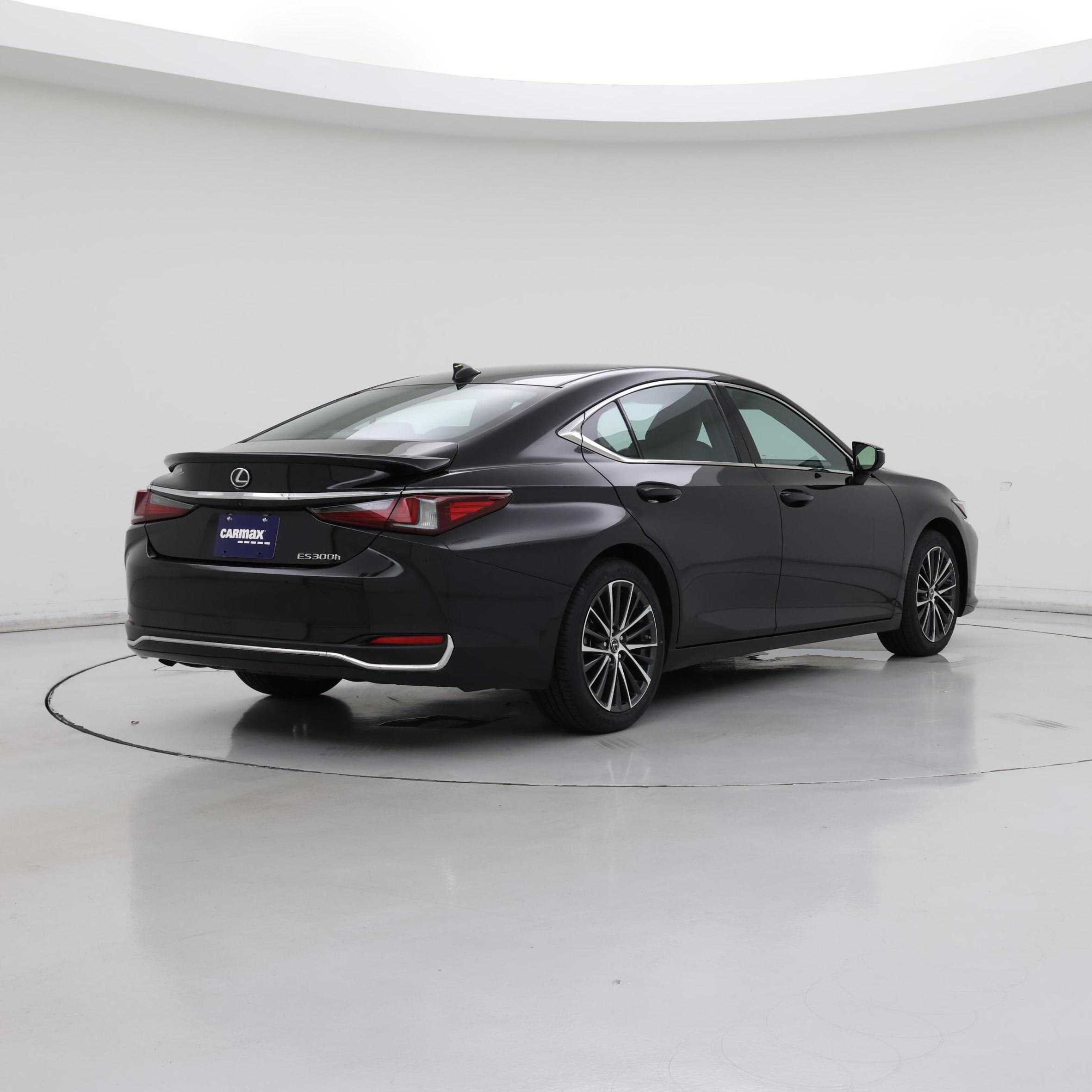 Thumbnail: 2023 Lexus ES - 8