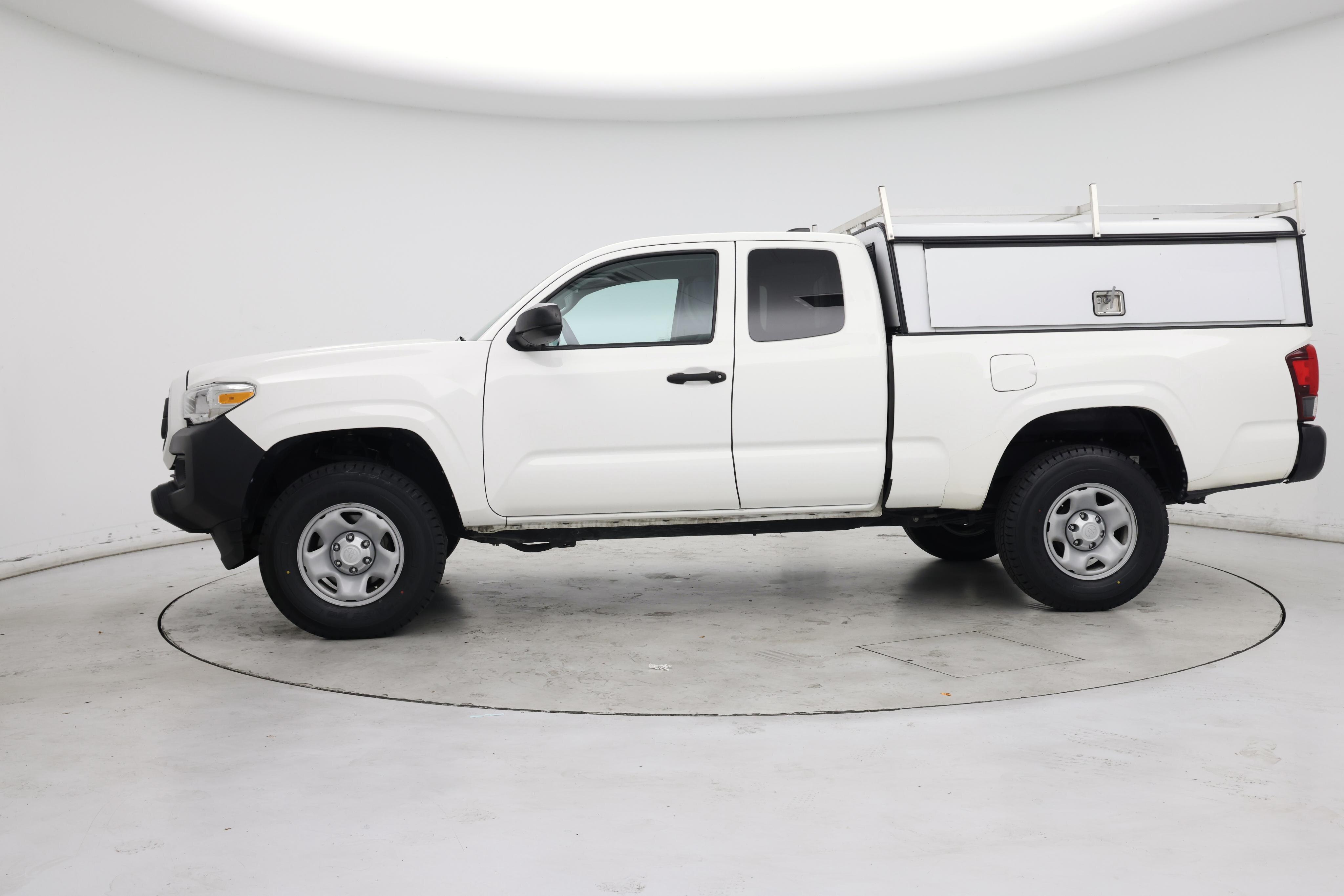 Thumbnail: 2021 Toyota Tacoma - 3