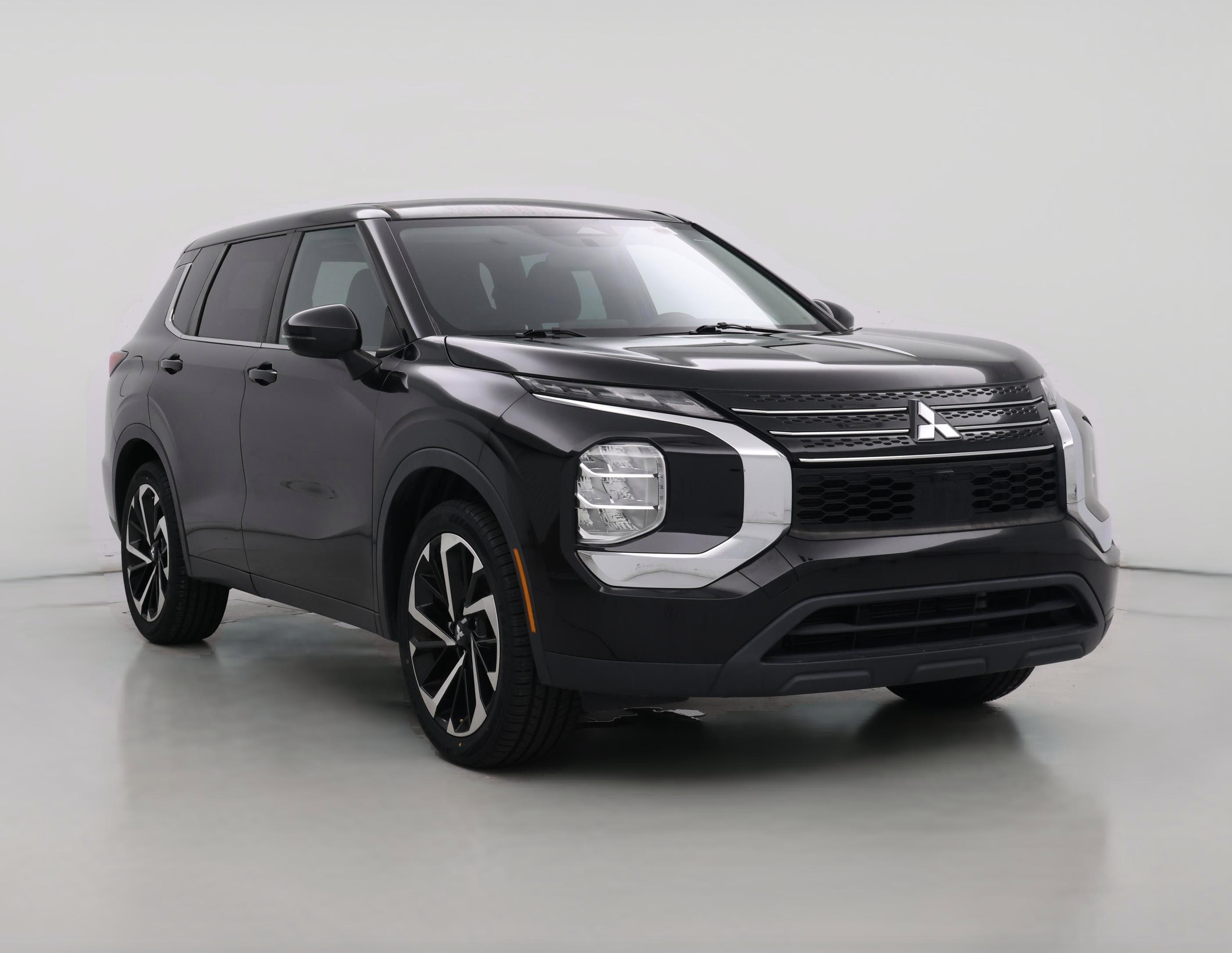 Thumbnail: 2022 Mitsubishi Outlander - 1