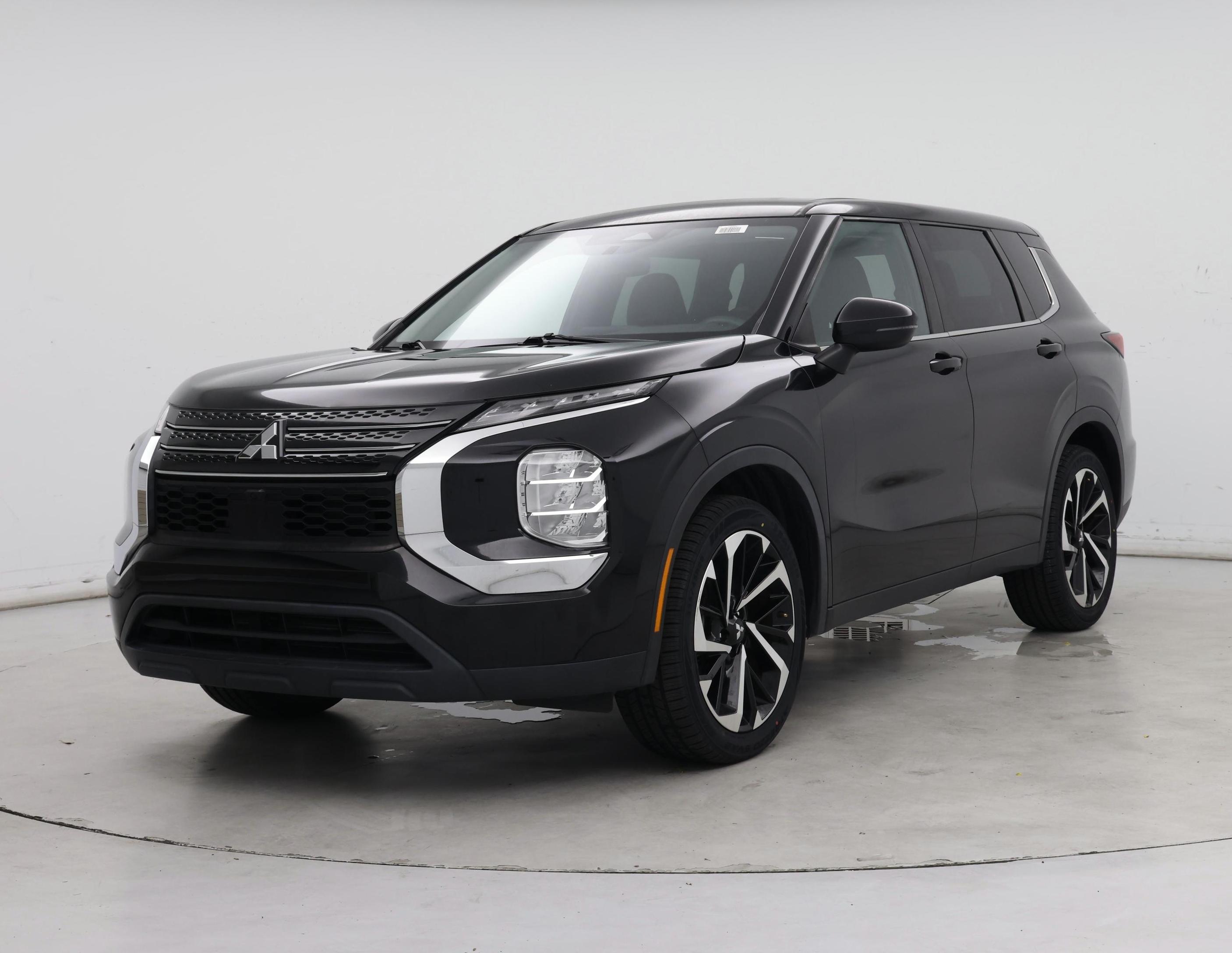 Thumbnail: 2022 Mitsubishi Outlander - 4