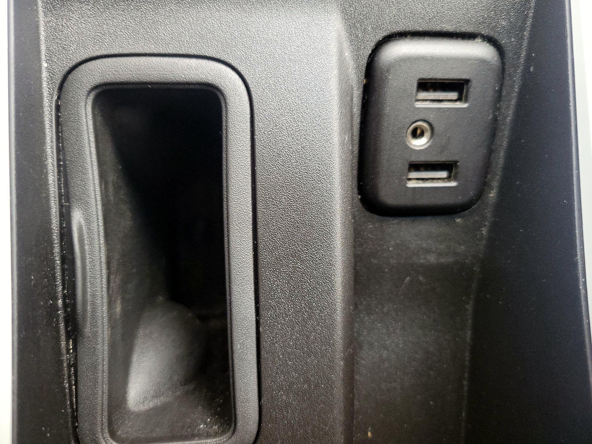 Thumbnail: 2020 Chevrolet Bolt EV - 18