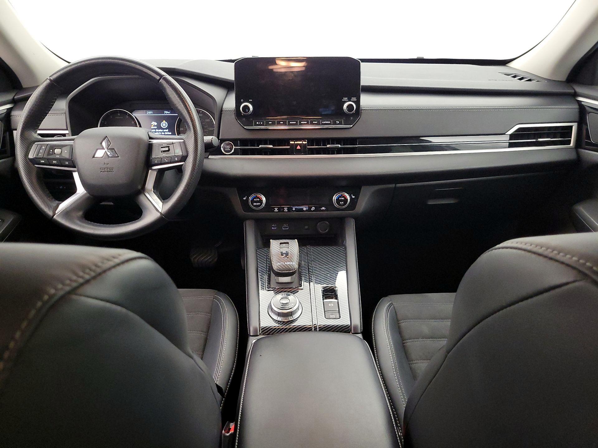 Thumbnail: 2022 Mitsubishi Outlander - 9