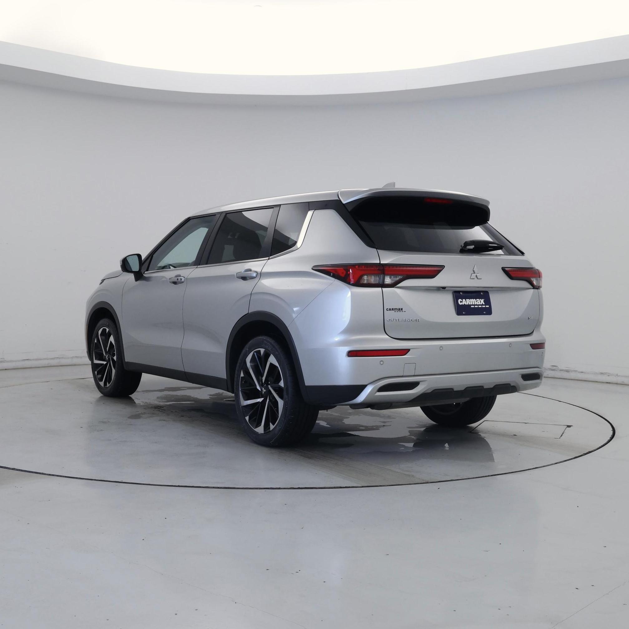 Thumbnail: 2022 Mitsubishi Outlander - 2