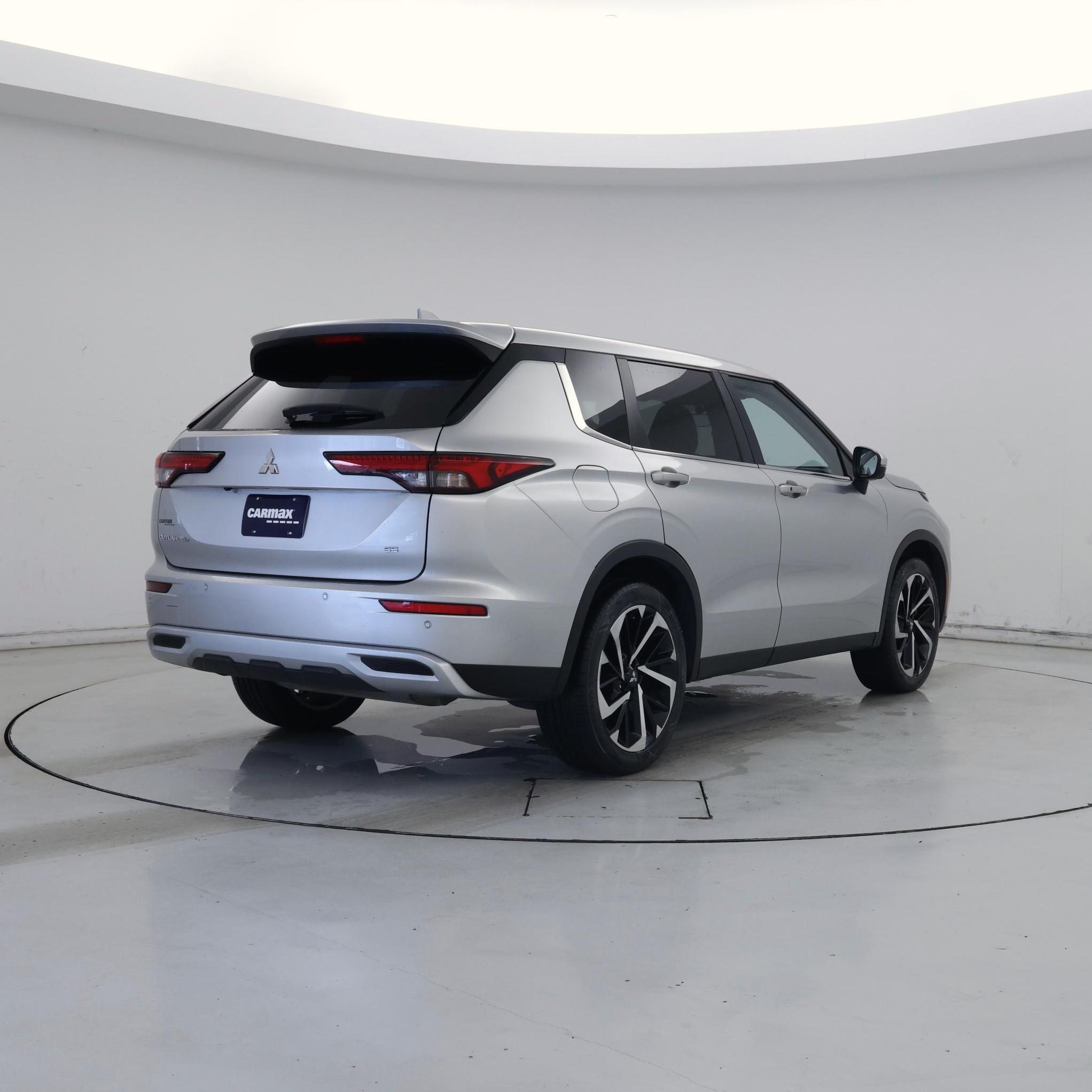 Thumbnail: 2022 Mitsubishi Outlander - 8