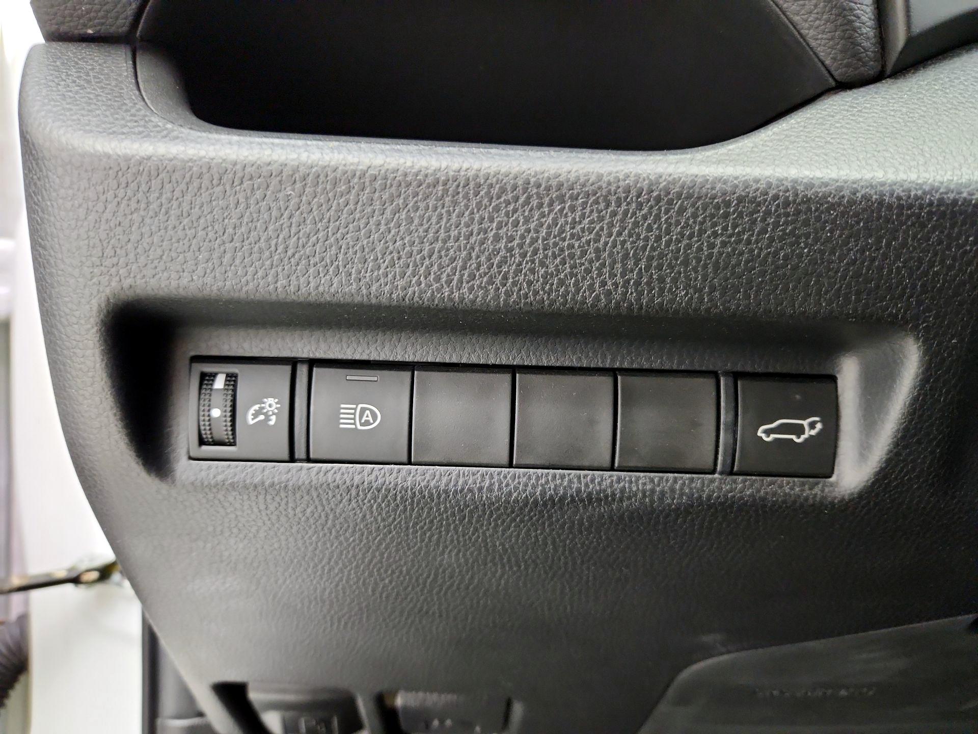 Thumbnail: 2022 Toyota RAV4 - 13