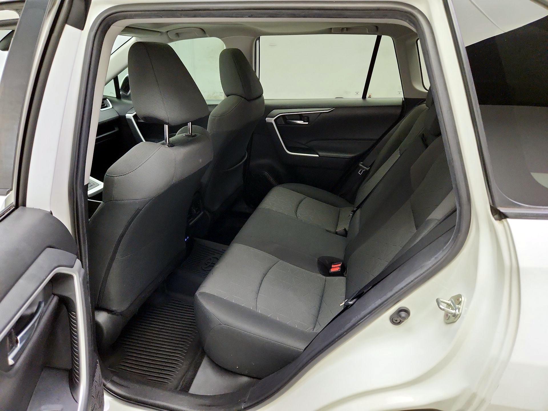 Thumbnail: 2022 Toyota RAV4 - 20