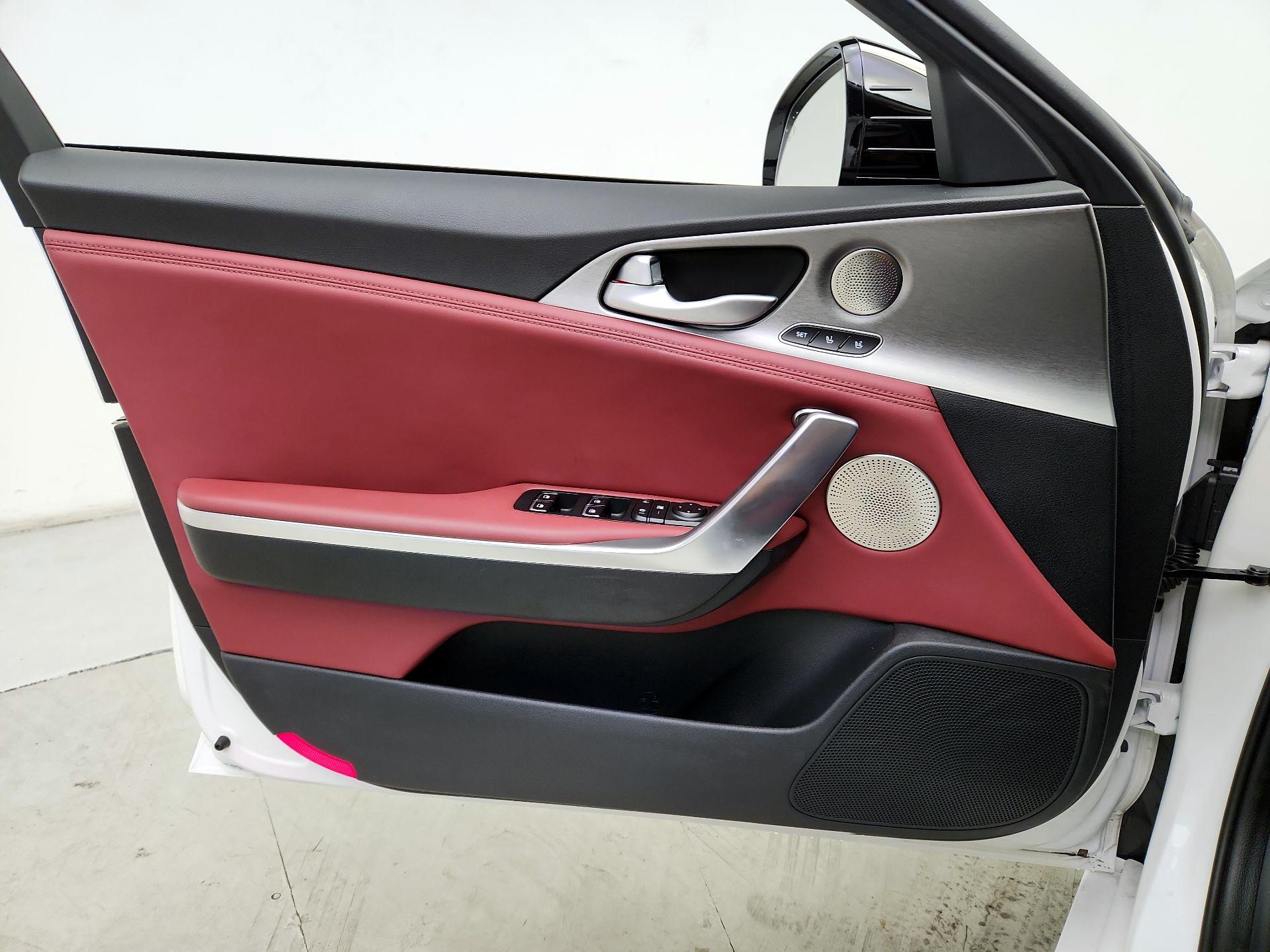 Thumbnail: 2019 Kia Stinger - 12