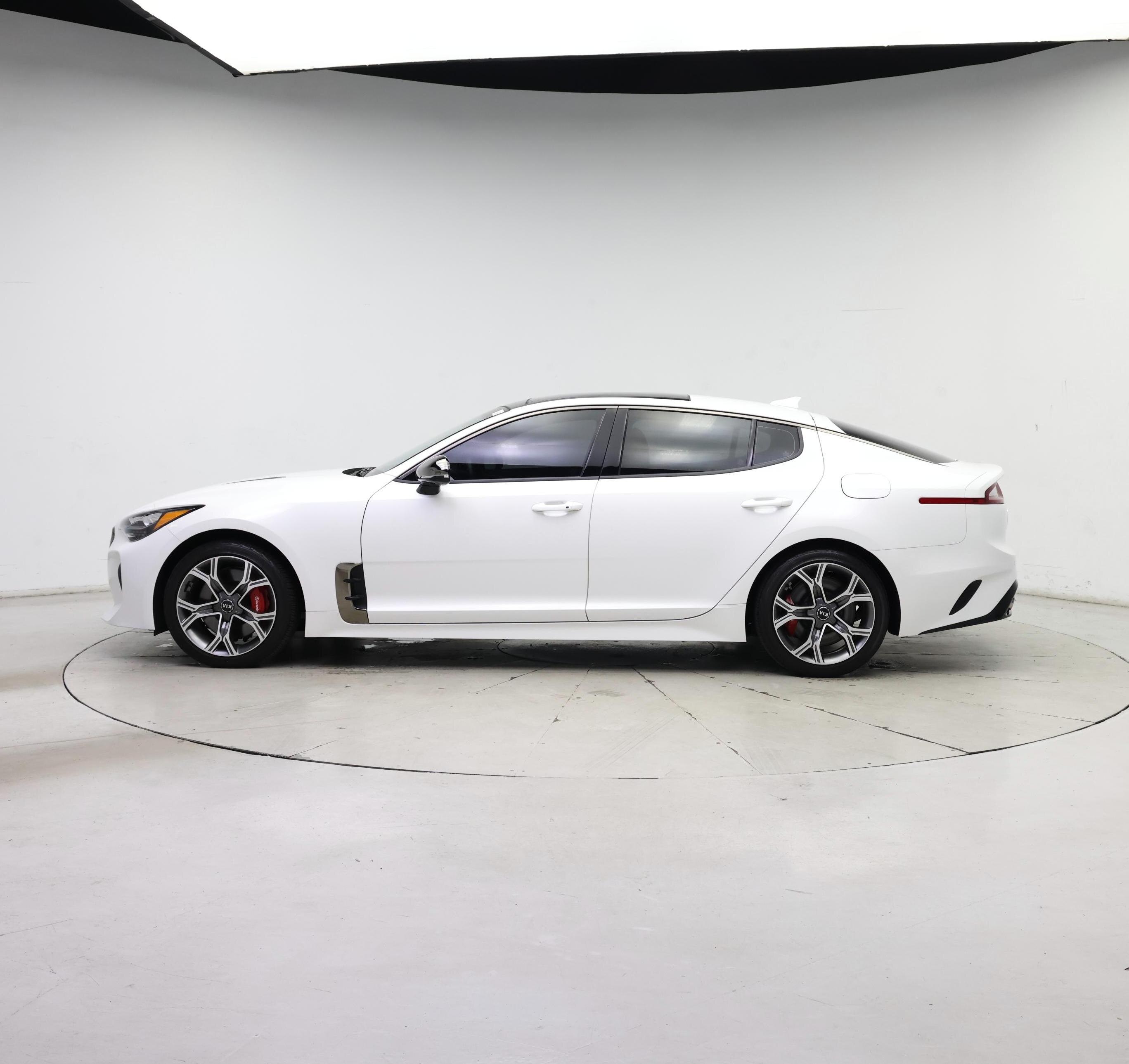 Thumbnail: 2019 Kia Stinger - 3
