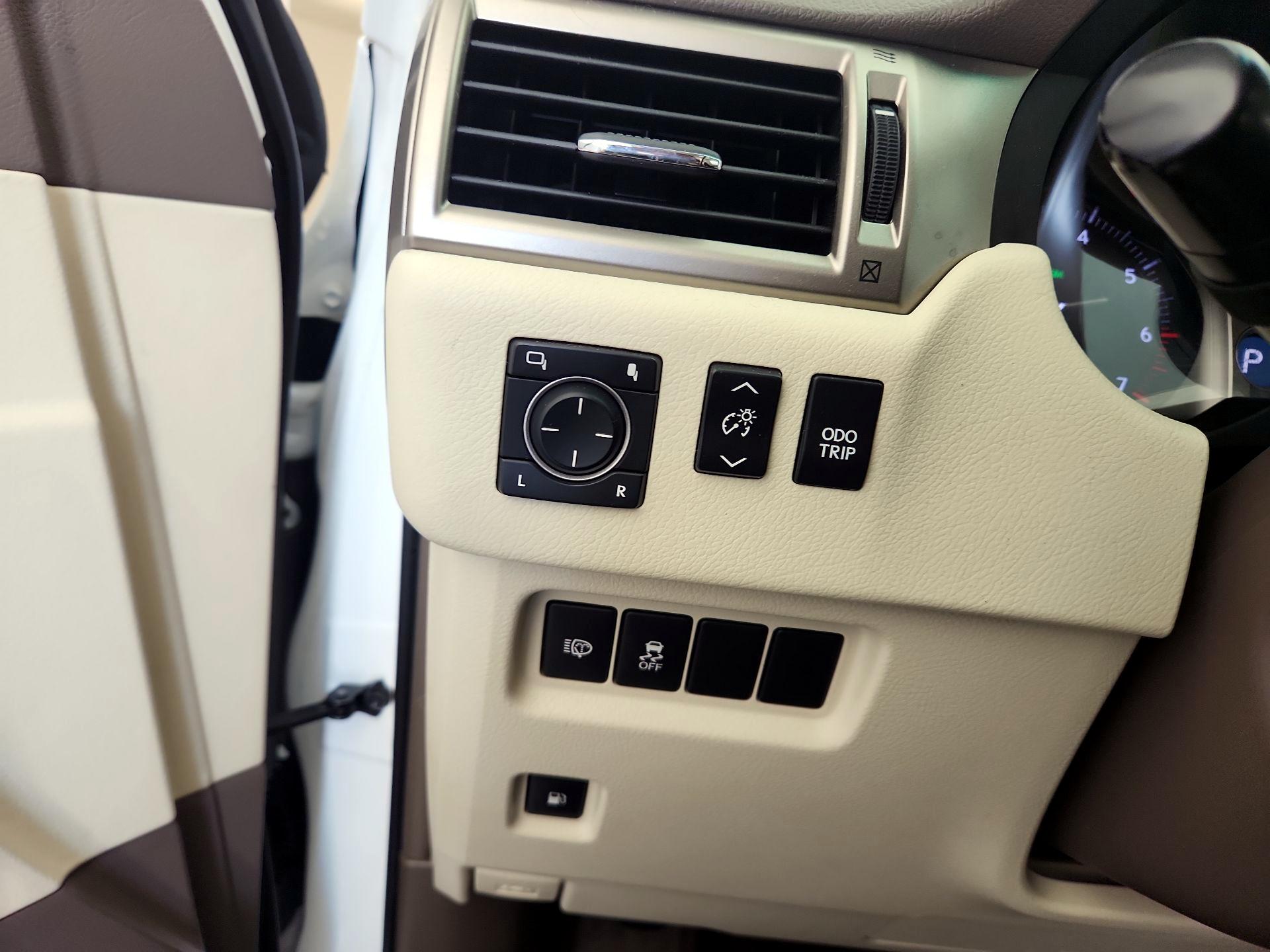Thumbnail: 2015 Lexus GX - 13