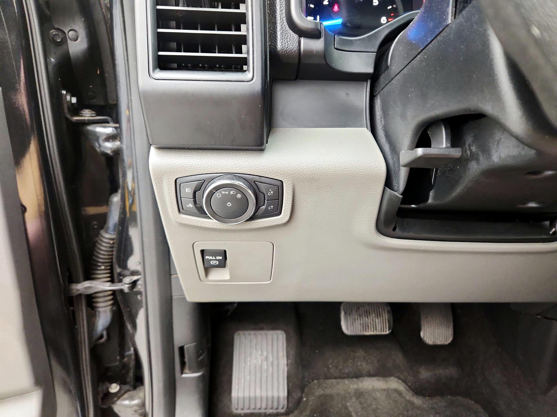 Thumbnail: 2015 Ford F-150 - 13