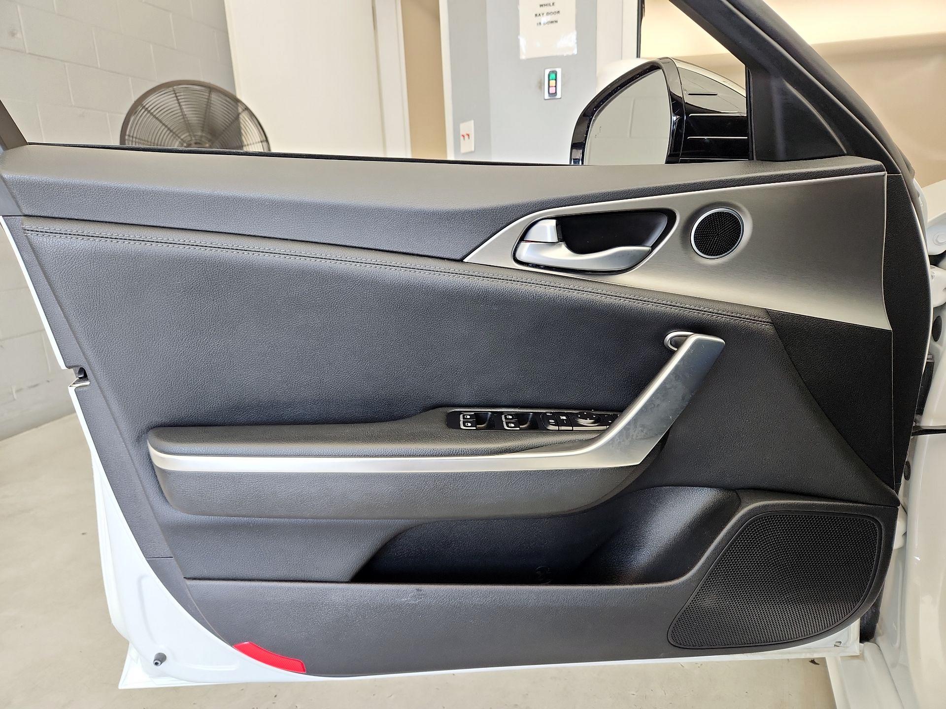 Thumbnail: 2019 Kia Stinger - 12