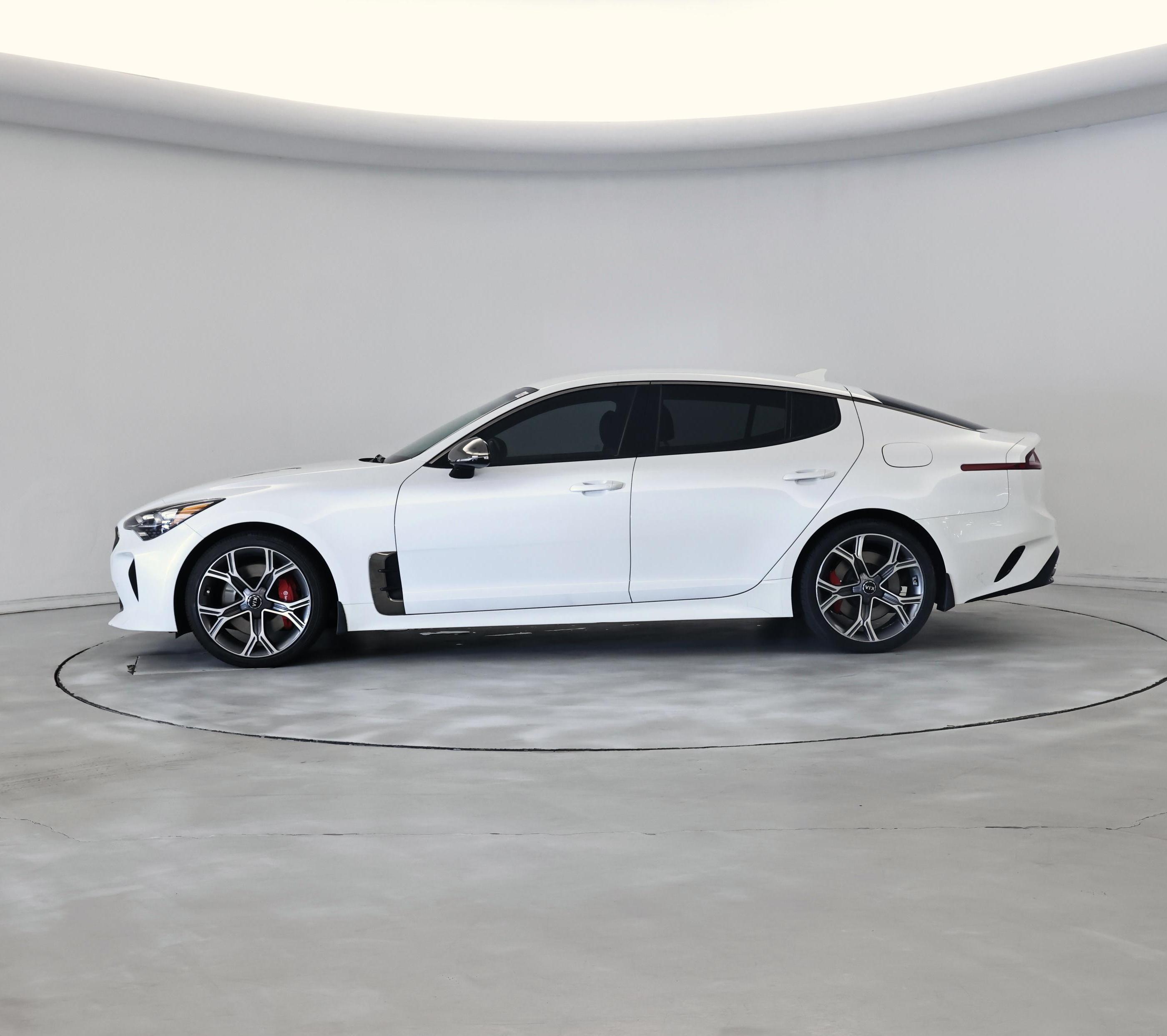 Thumbnail: 2019 Kia Stinger - 3