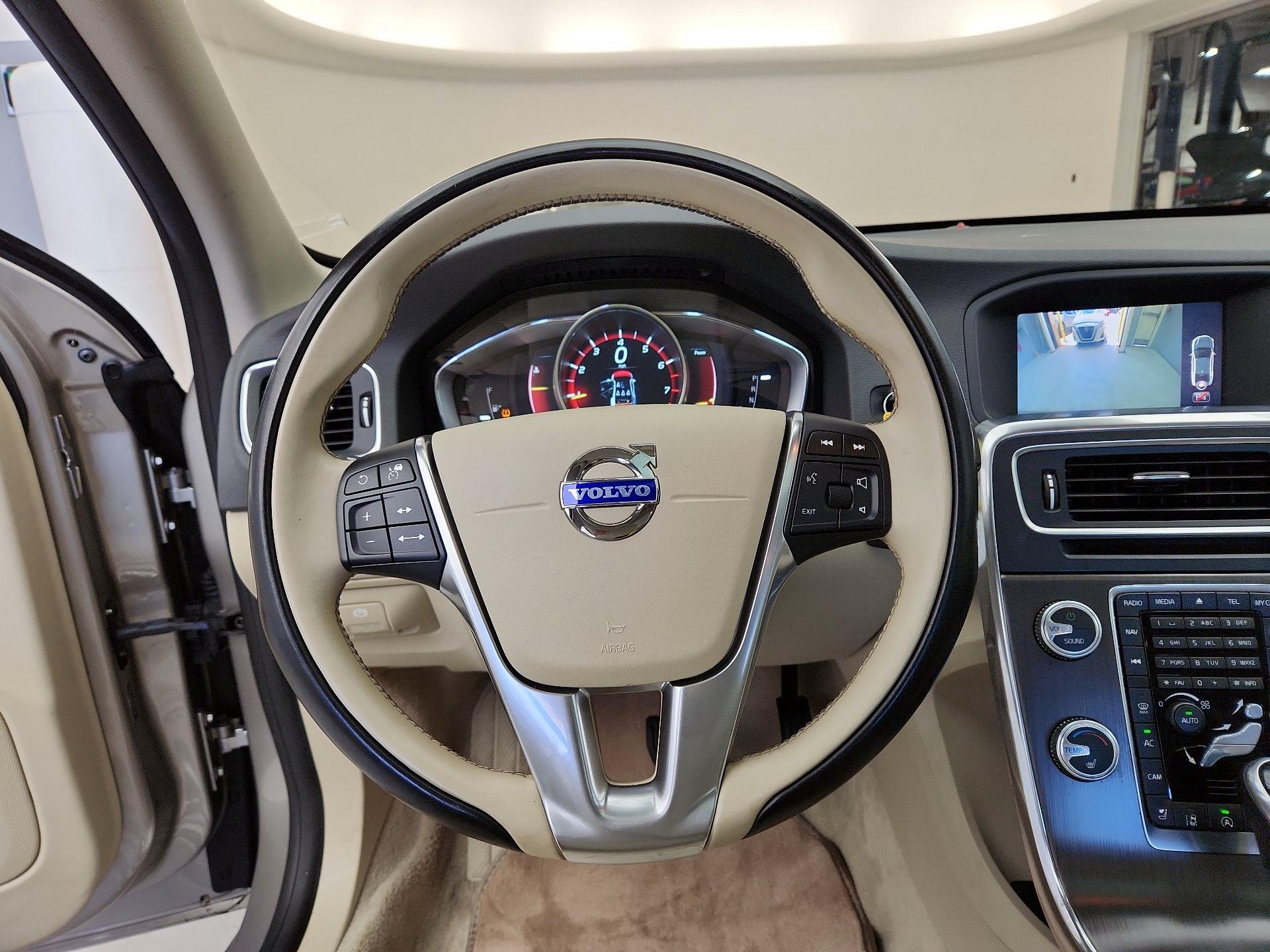 Thumbnail: 2015 Volvo S60 - 10