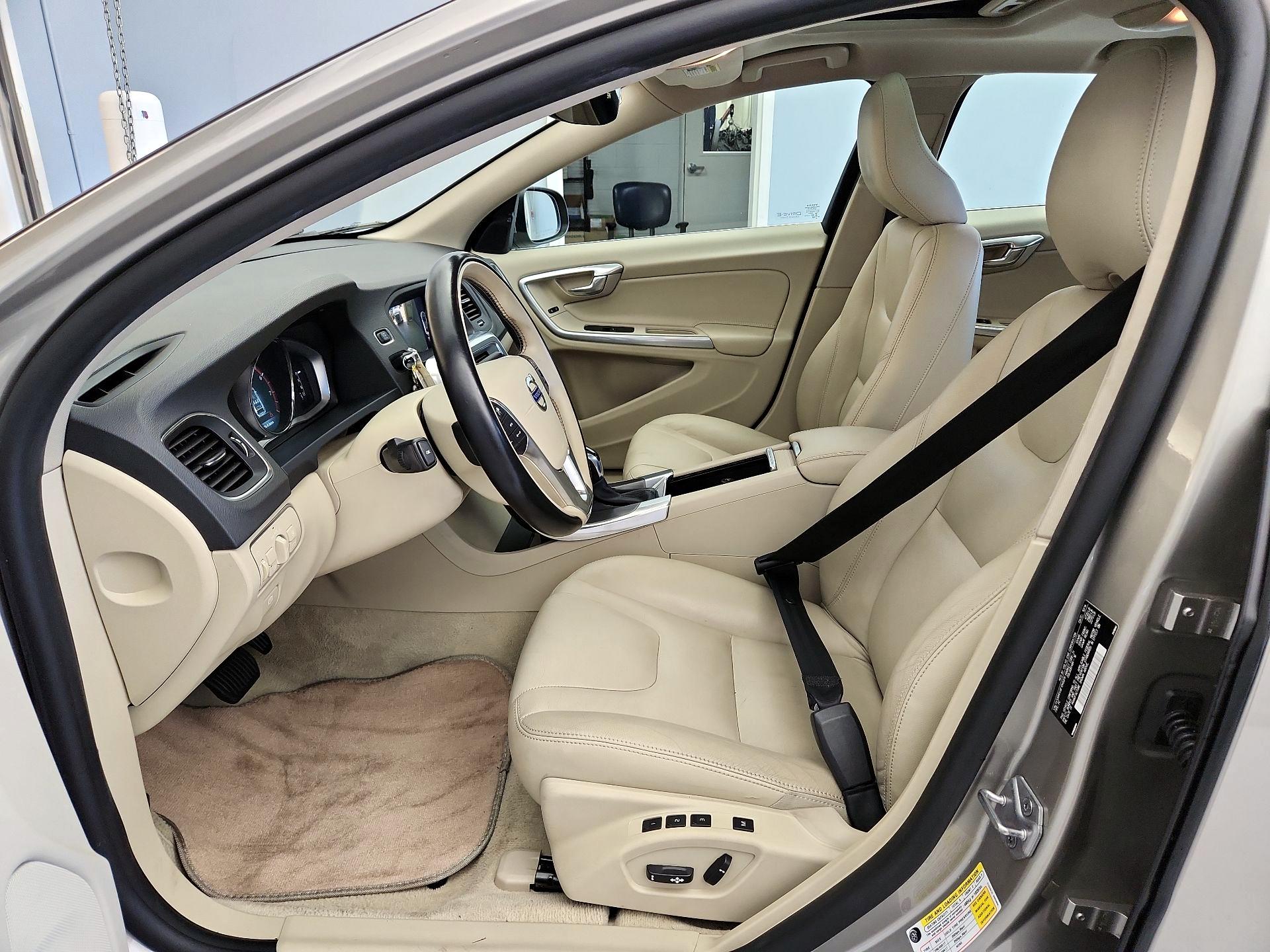 Thumbnail: 2015 Volvo S60 - 11