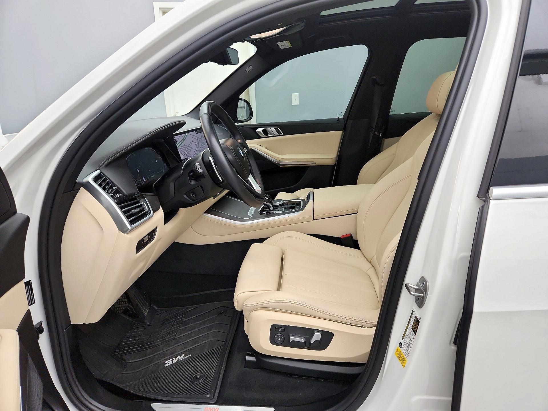 Thumbnail: 2022 BMW X5 - 11