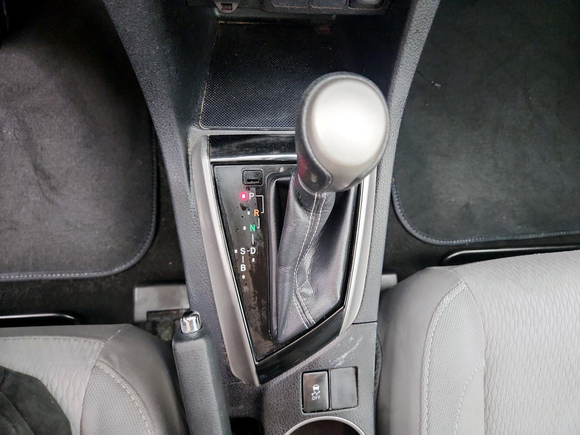 Thumbnail: 2016 Toyota Corolla - 17