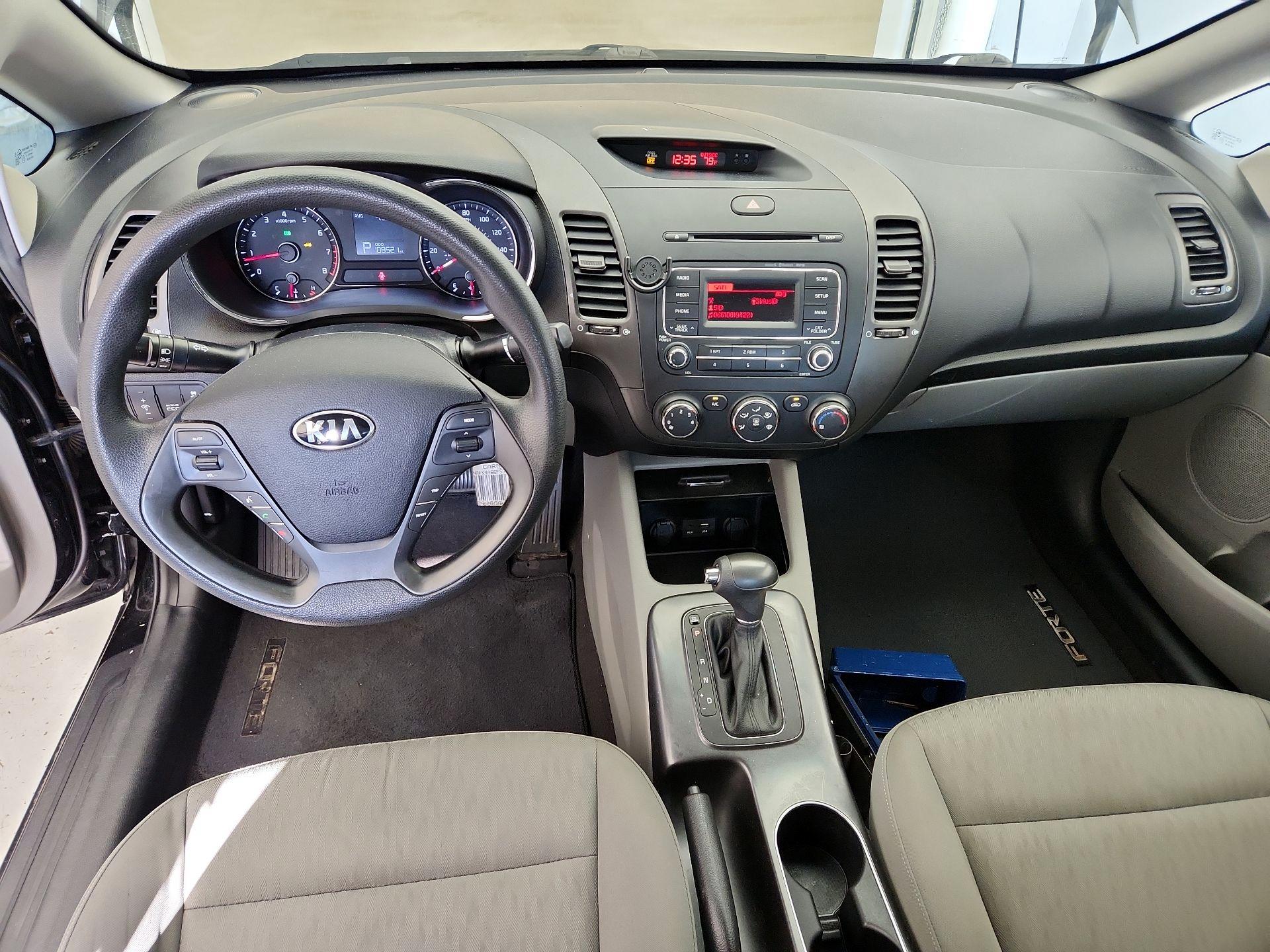 Thumbnail: 2015 Kia Forte - 9