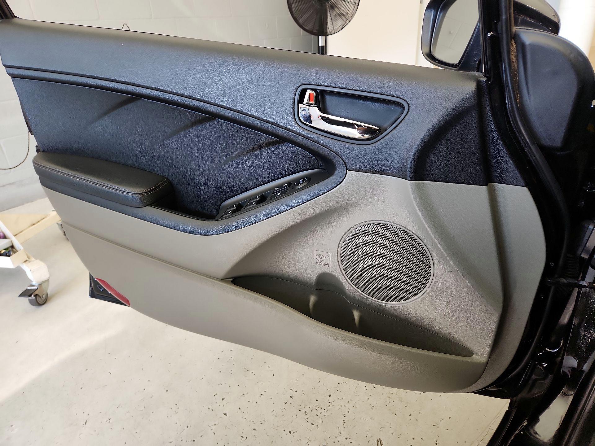 Thumbnail: 2015 Kia Forte - 12