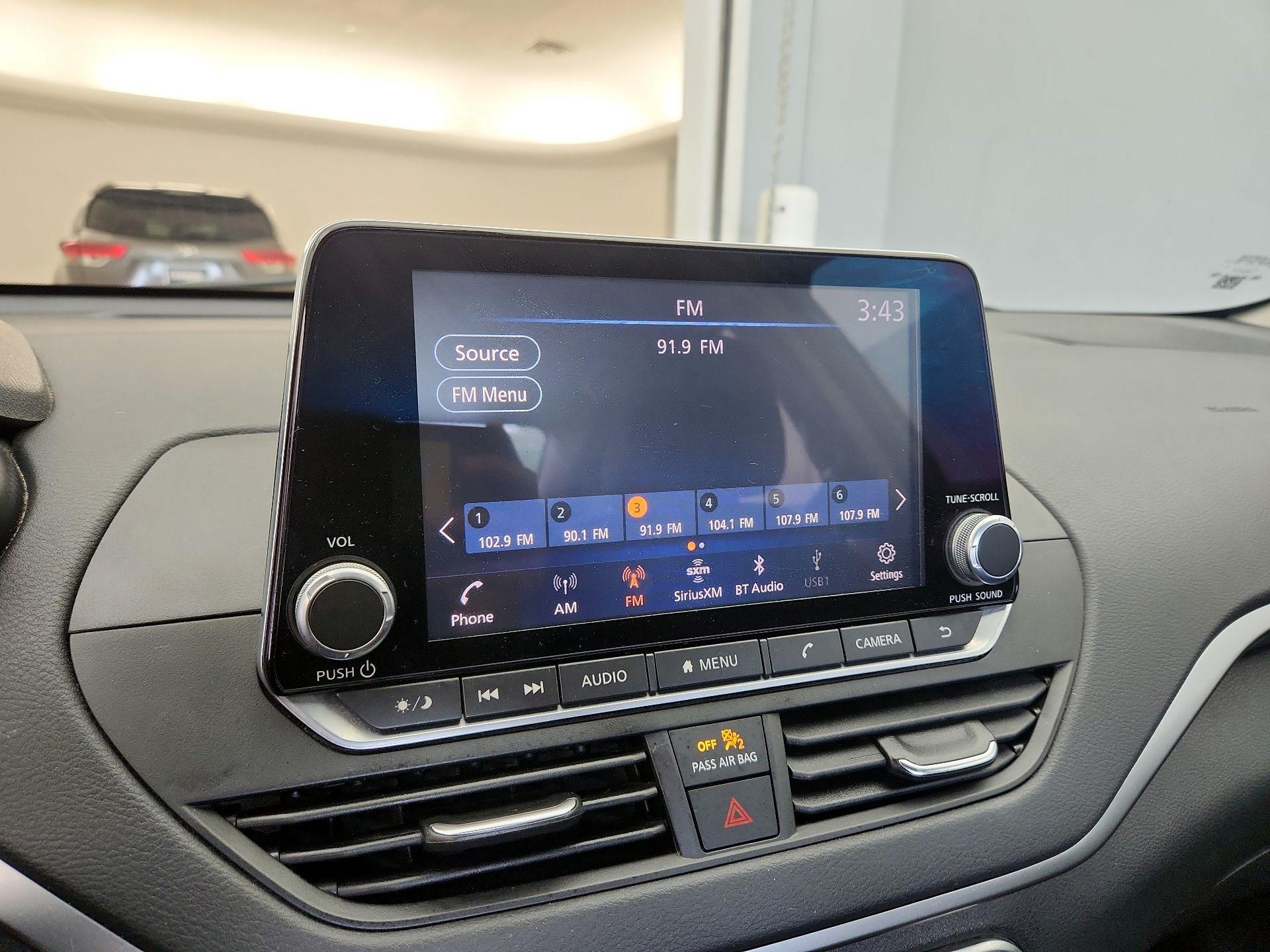 Thumbnail: 2020 Nissan Altima - 15