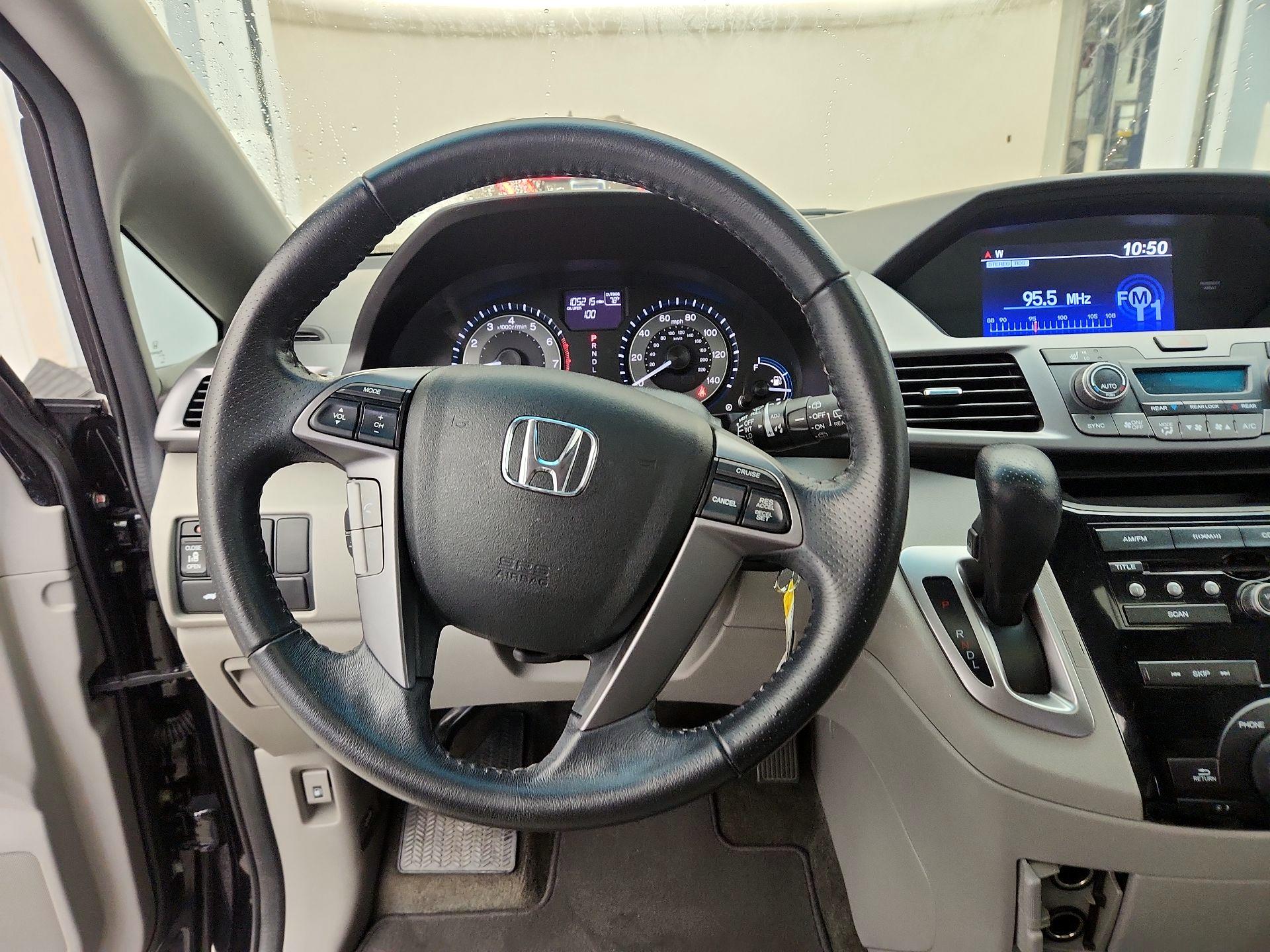Thumbnail: 2013 Honda Odyssey - 10