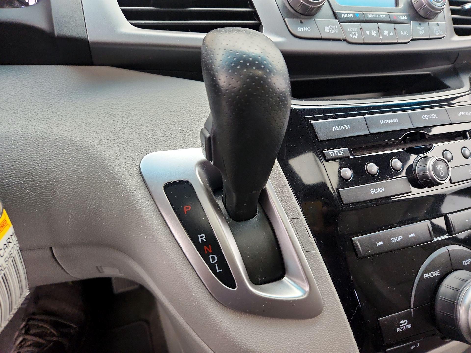 Thumbnail: 2013 Honda Odyssey - 17