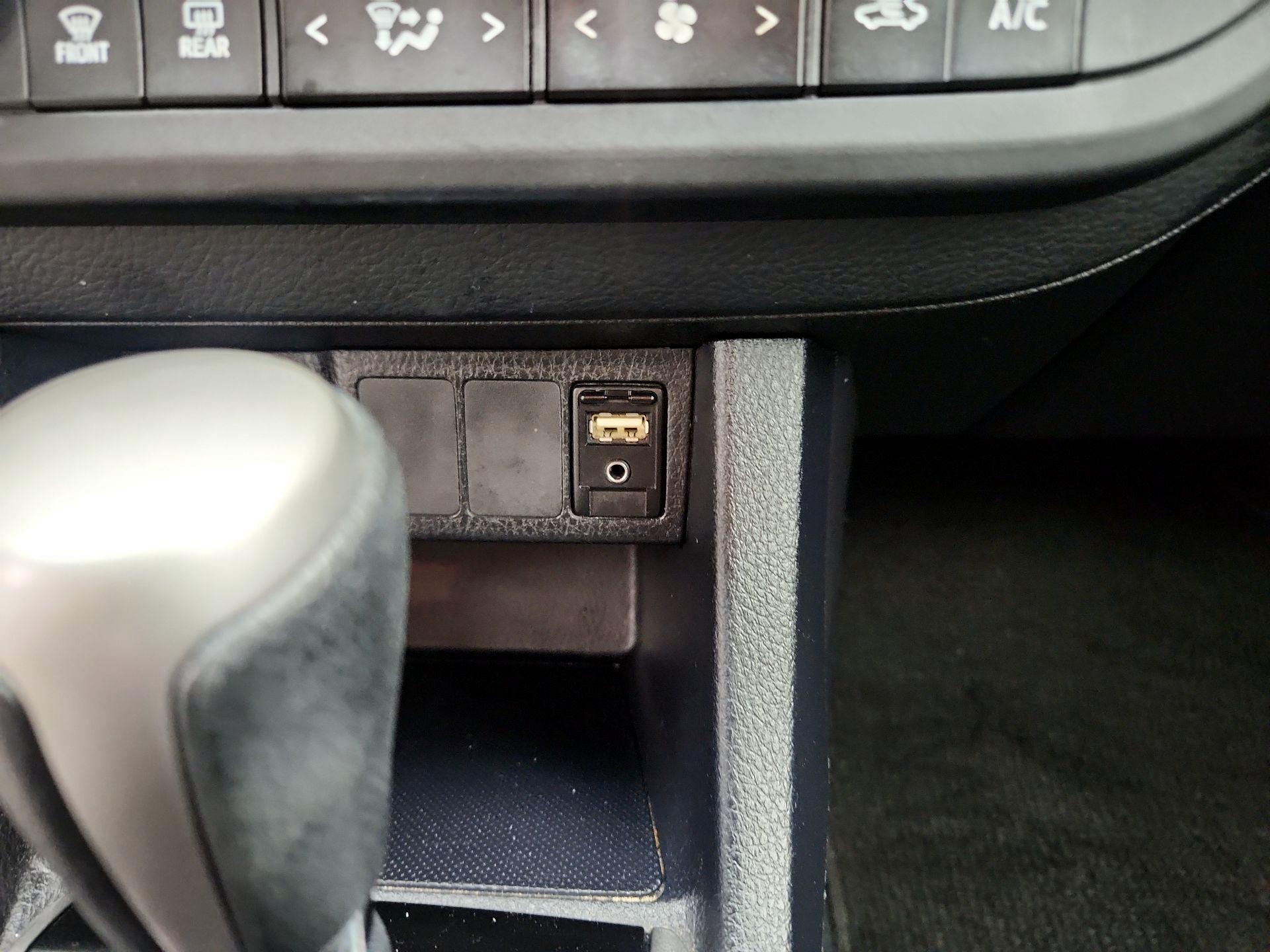 Thumbnail: 2014 Toyota Corolla - 18