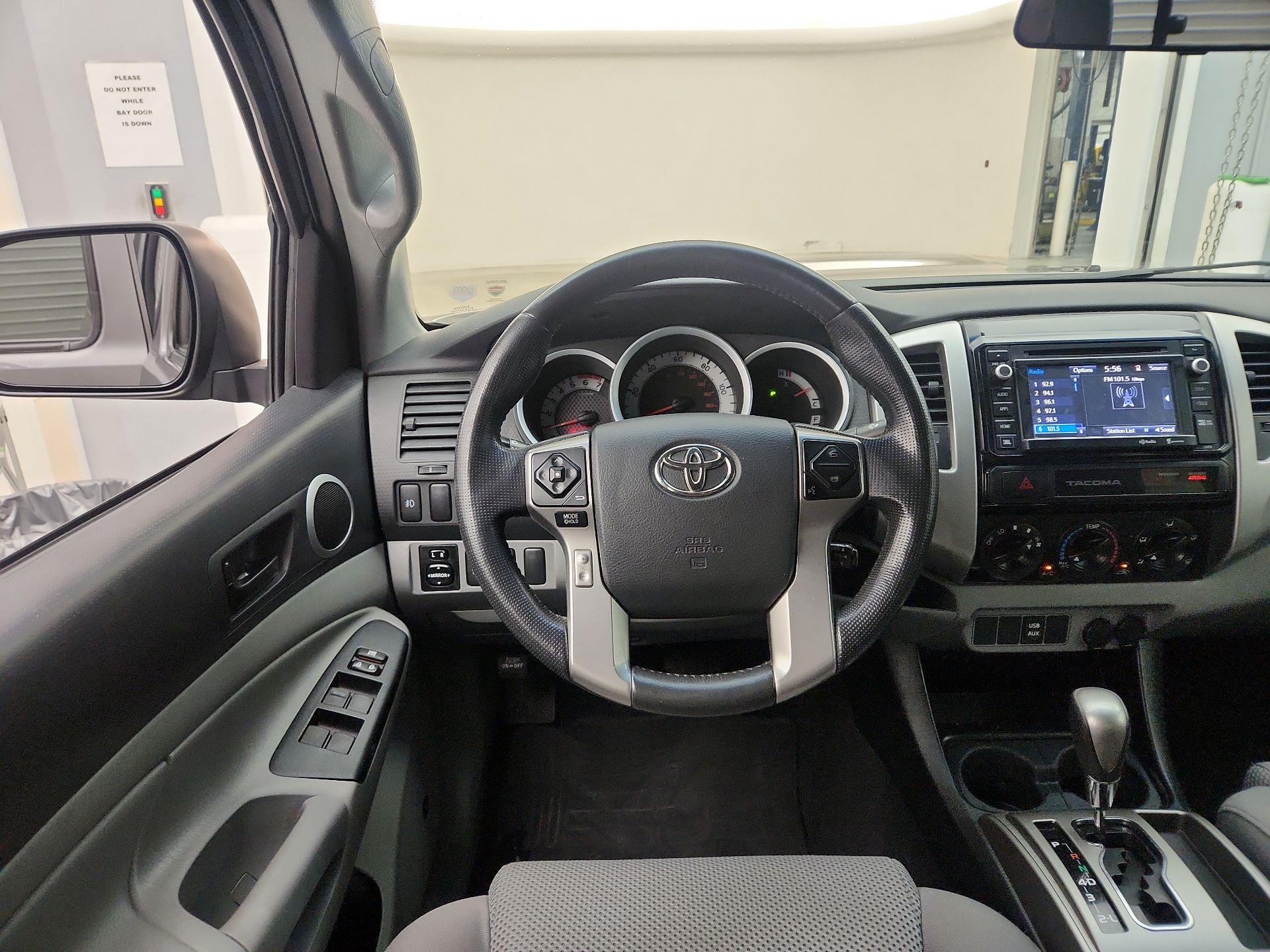 Thumbnail: 2015 Toyota Tacoma - 10