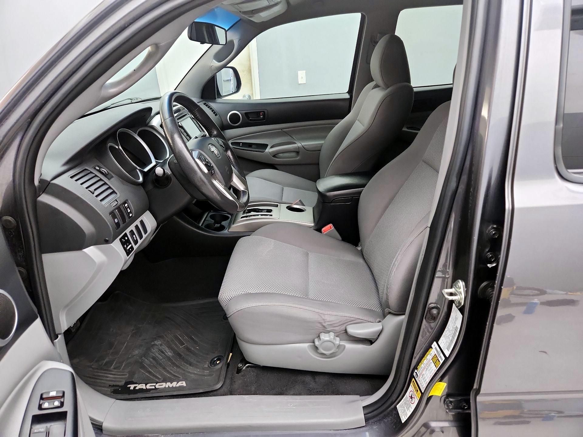 Thumbnail: 2015 Toyota Tacoma - 11