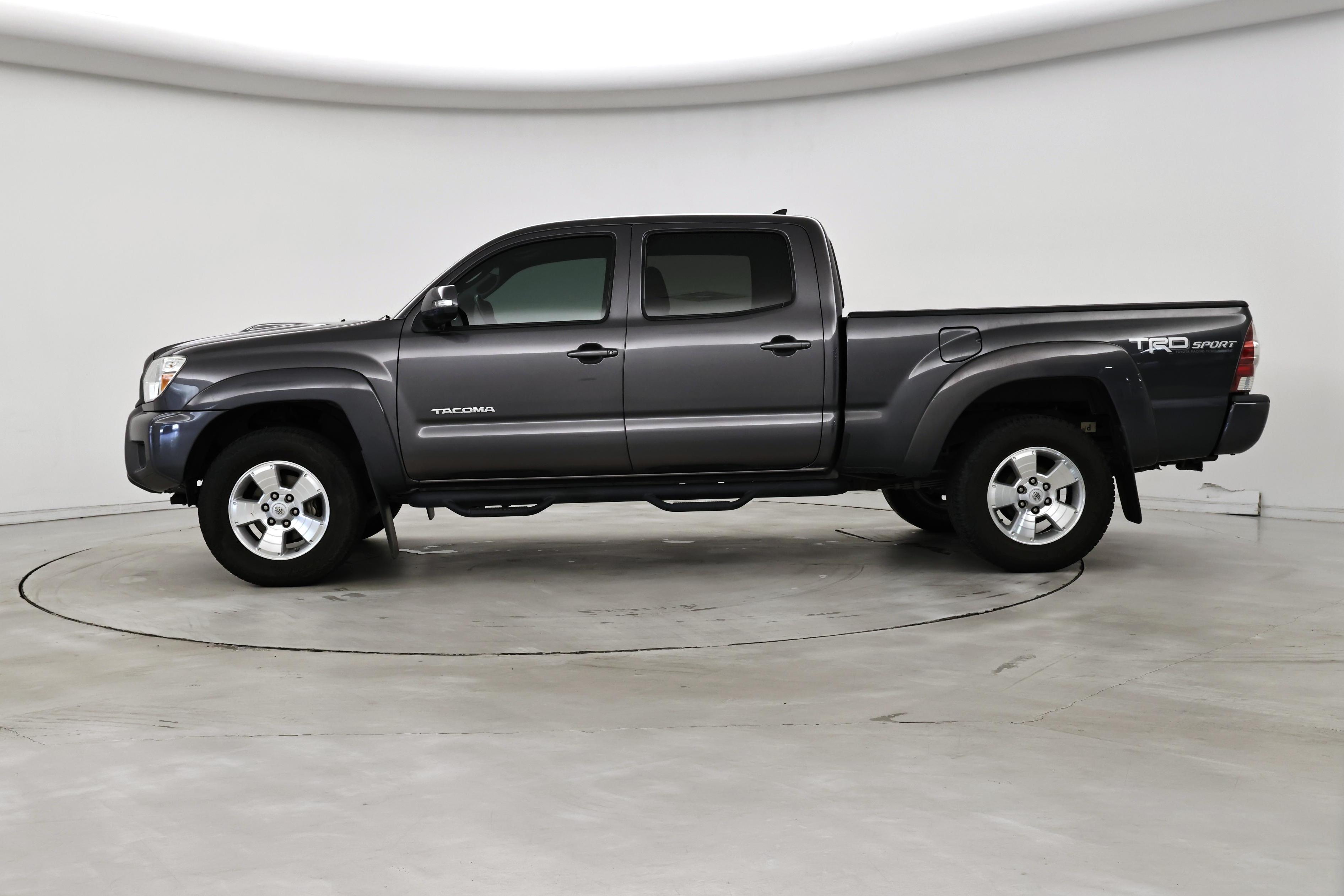 Thumbnail: 2015 Toyota Tacoma - 3