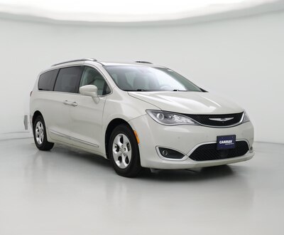 White 2017 Chrysler Pacifica Touring L-Plus