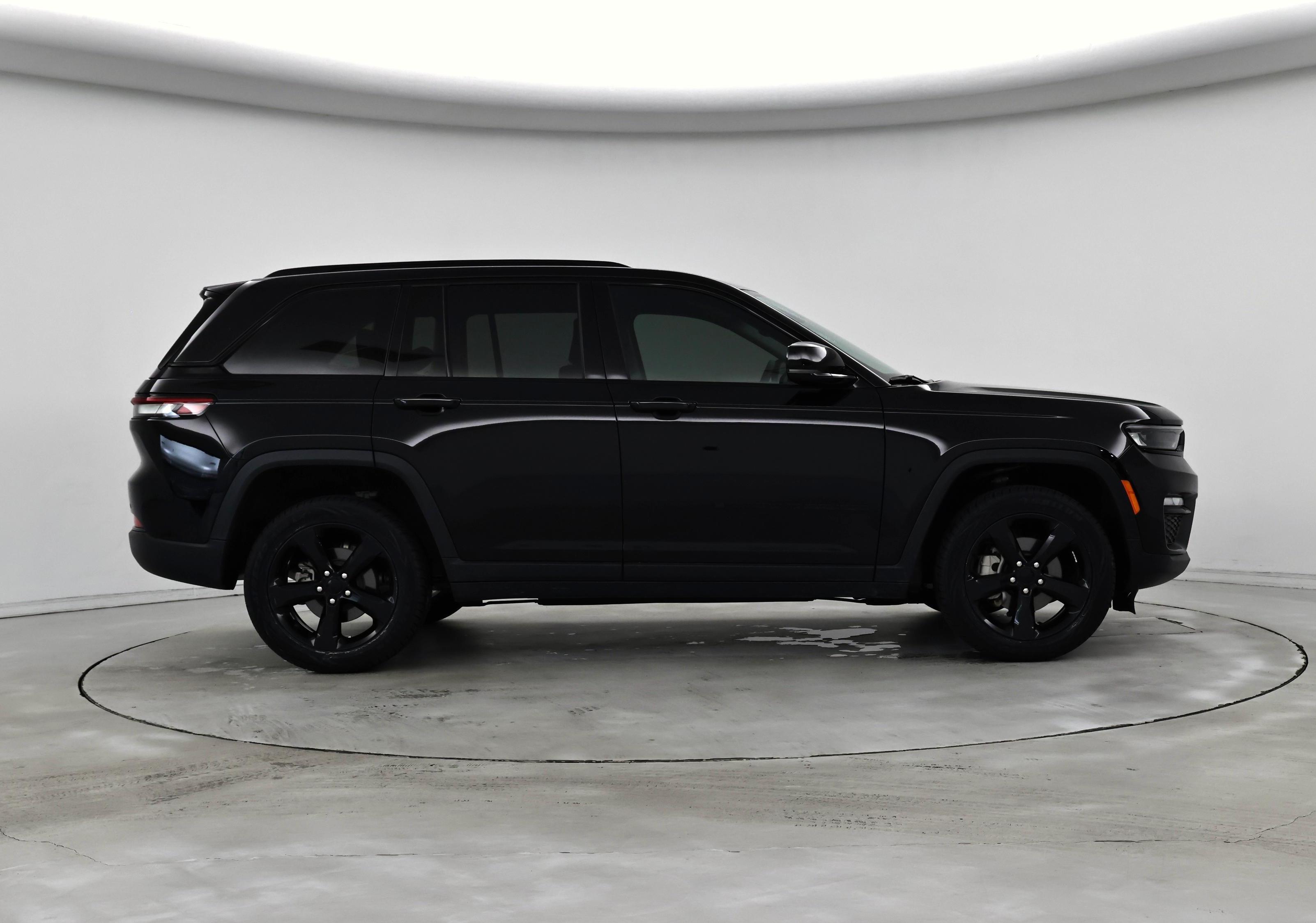 Thumbnail: 2023 Jeep Grand Cherokee - 7