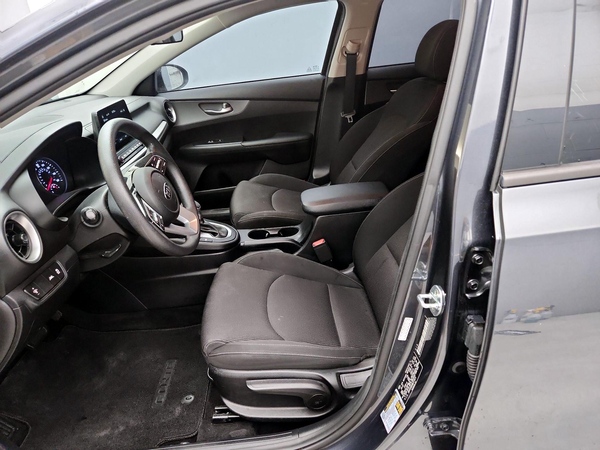 Thumbnail: 2021 Kia Forte - 11