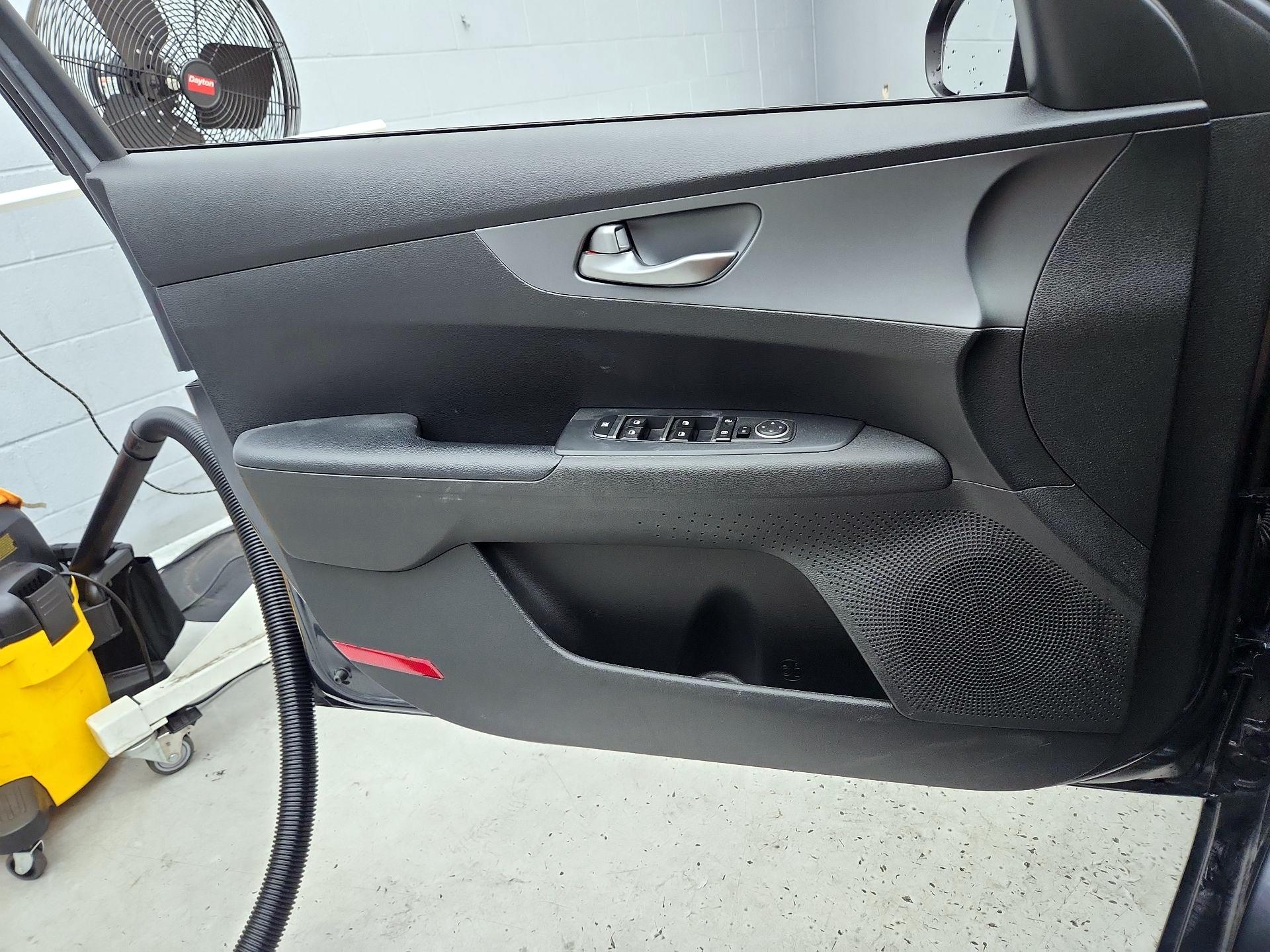 Thumbnail: 2021 Kia Forte - 12