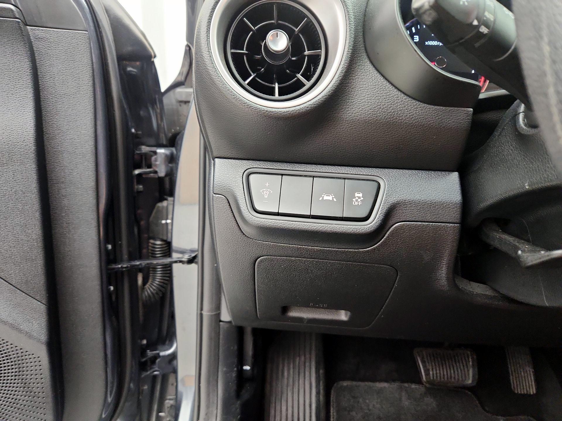 Thumbnail: 2021 Kia Forte - 13