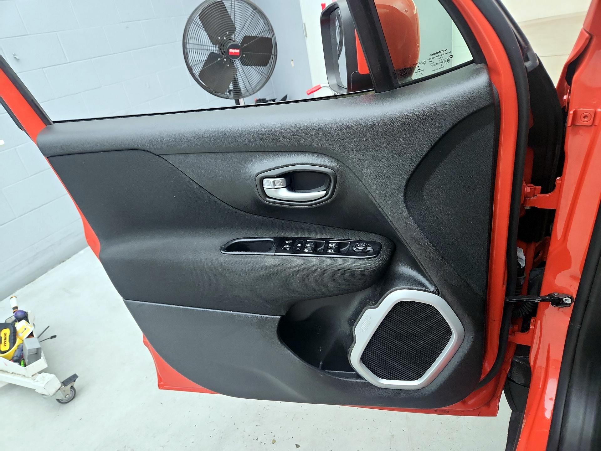 Thumbnail: 2020 Jeep Renegade - 12