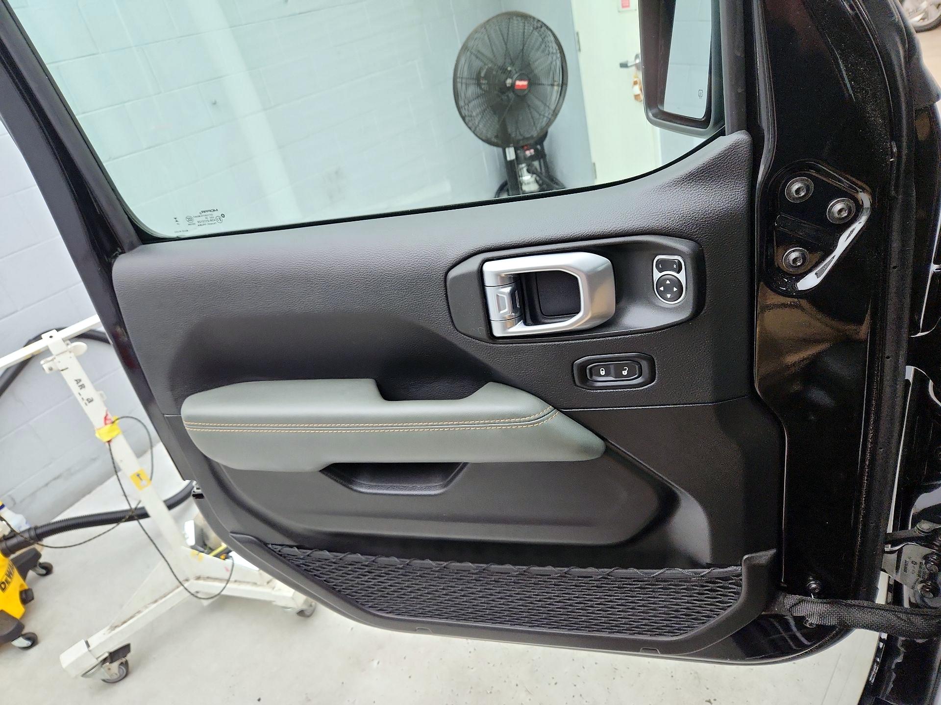 Thumbnail: 2024 Jeep Gladiator - 12