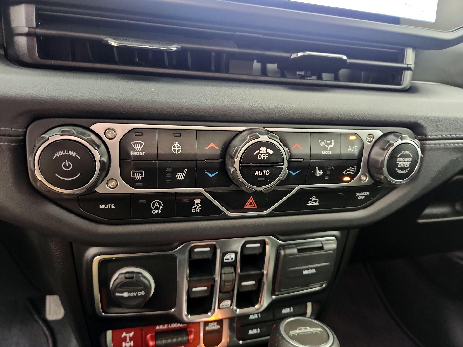 Thumbnail: 2024 Jeep Gladiator - 17